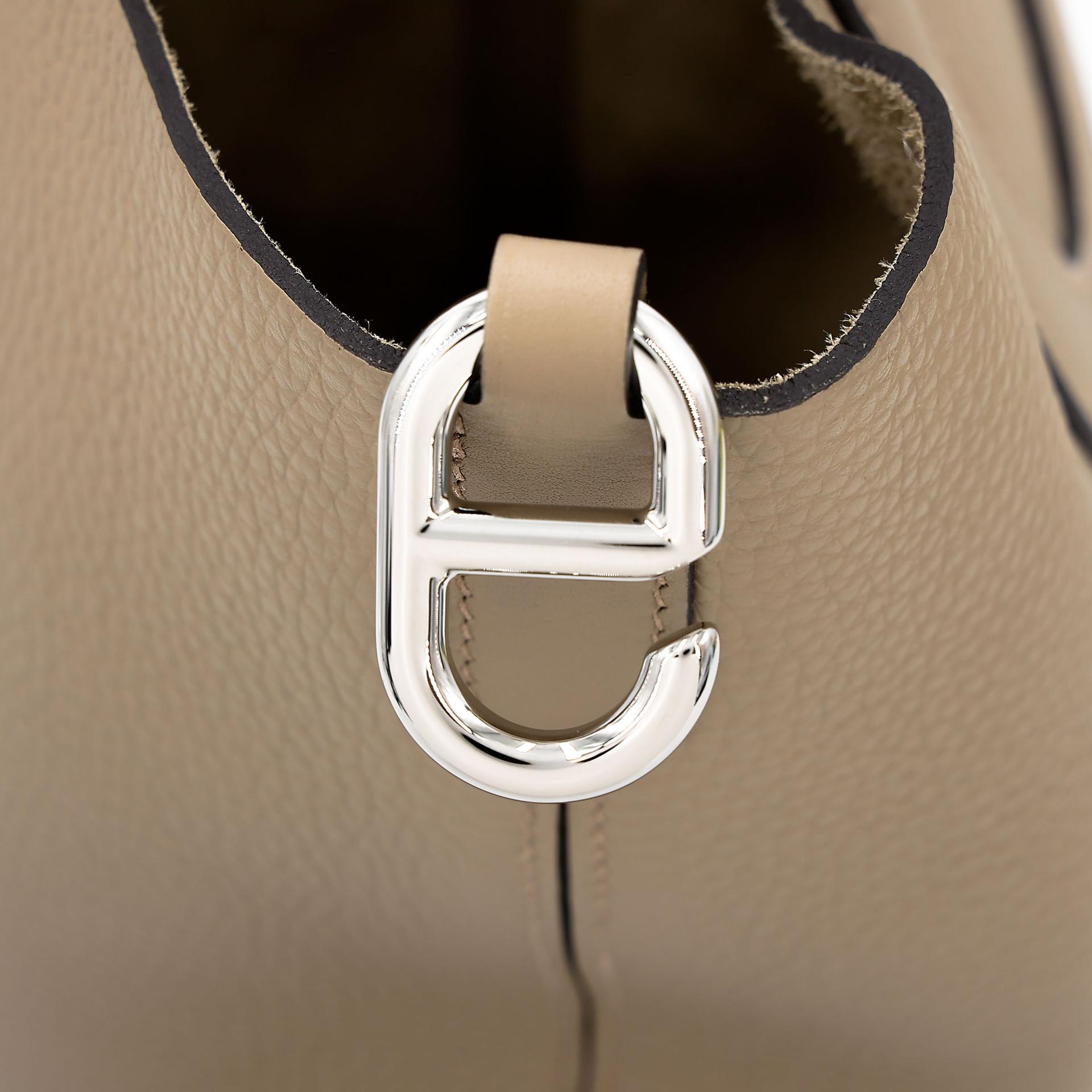Unused ( Rank NS )  HERMÈS  In-The-Loop 18 Beige Marfa (8Q) Clemence Palladium hardware B (2023) - 8