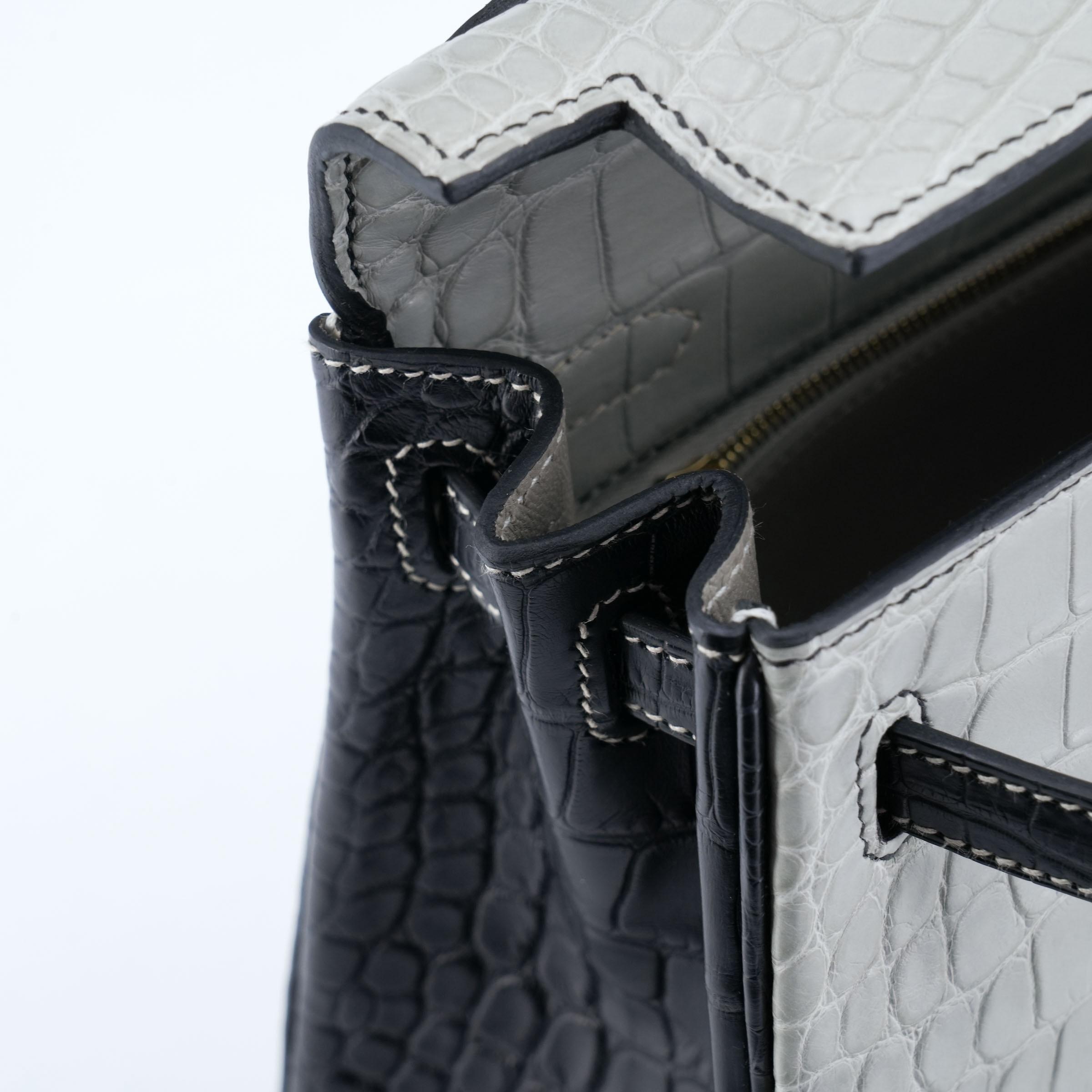 Brand New ( Rank N ) HERMÈS Special Order Kelly 25 HSS Gris Perle (80) Noir (89) Matte Alligator Brushed Gold hardware W (2024) - 17