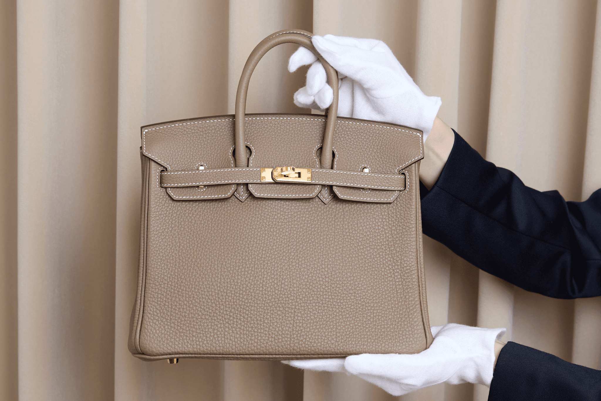 如何在愛馬仕Birkin包包的回收中達到「高於原價」？——高價轉售的條件與實例解析