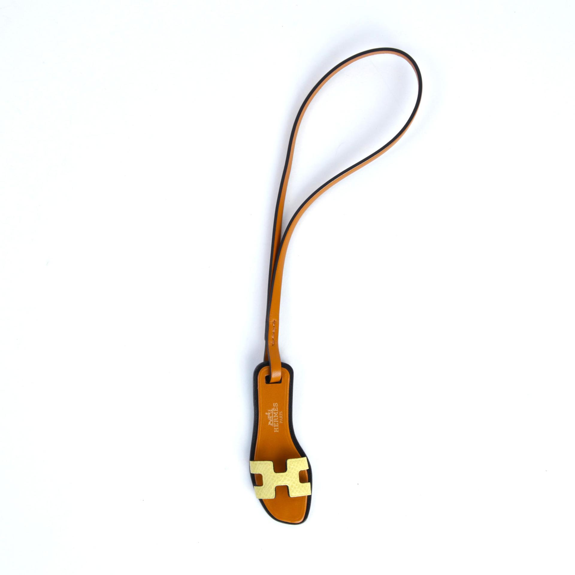 Unused ( Rank NS ) HERMÈS Oran Nano Charm Jaune Poussin (1Z) Epsom - 1