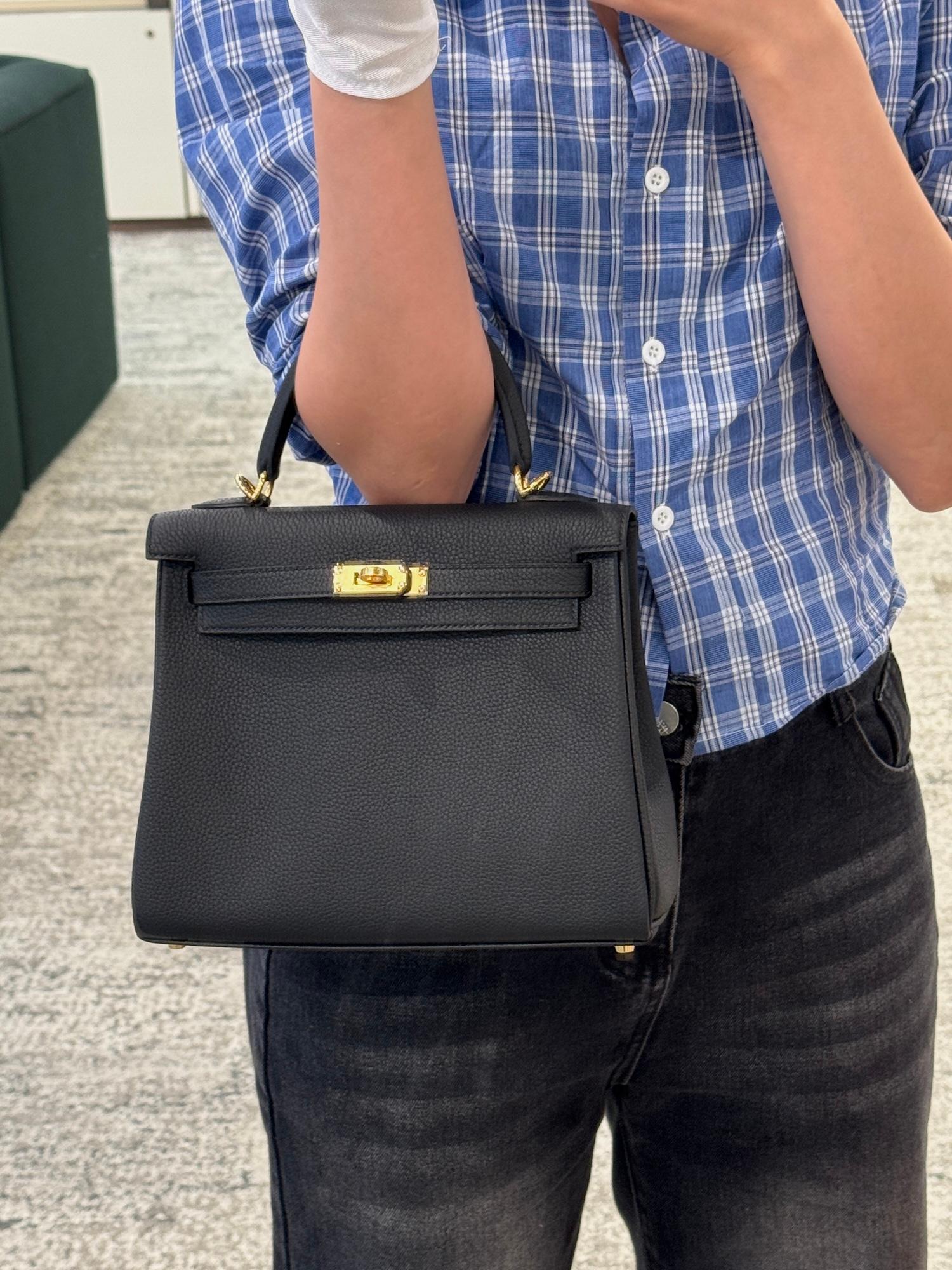 Brand New ( Rank N )  HERMÈS  Kelly 25 Noir (89) Togo Gold hardware K (2025) - 3