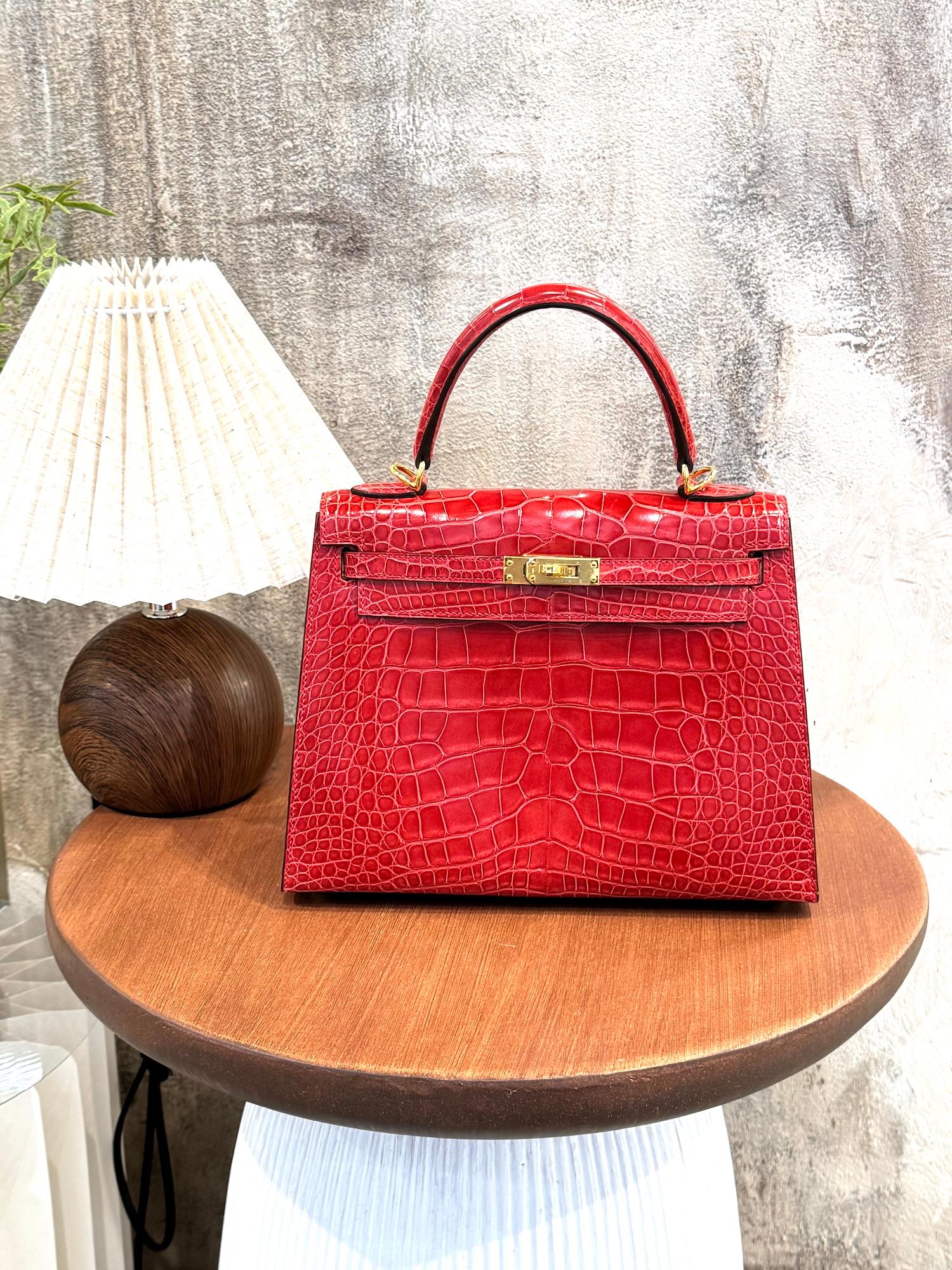 ランク A HERMÈS エルメス ケリー25 セリエ ルージュクー (S3) クロコダイル アリゲーター リセ ゴールド金具 C刻印 - 47