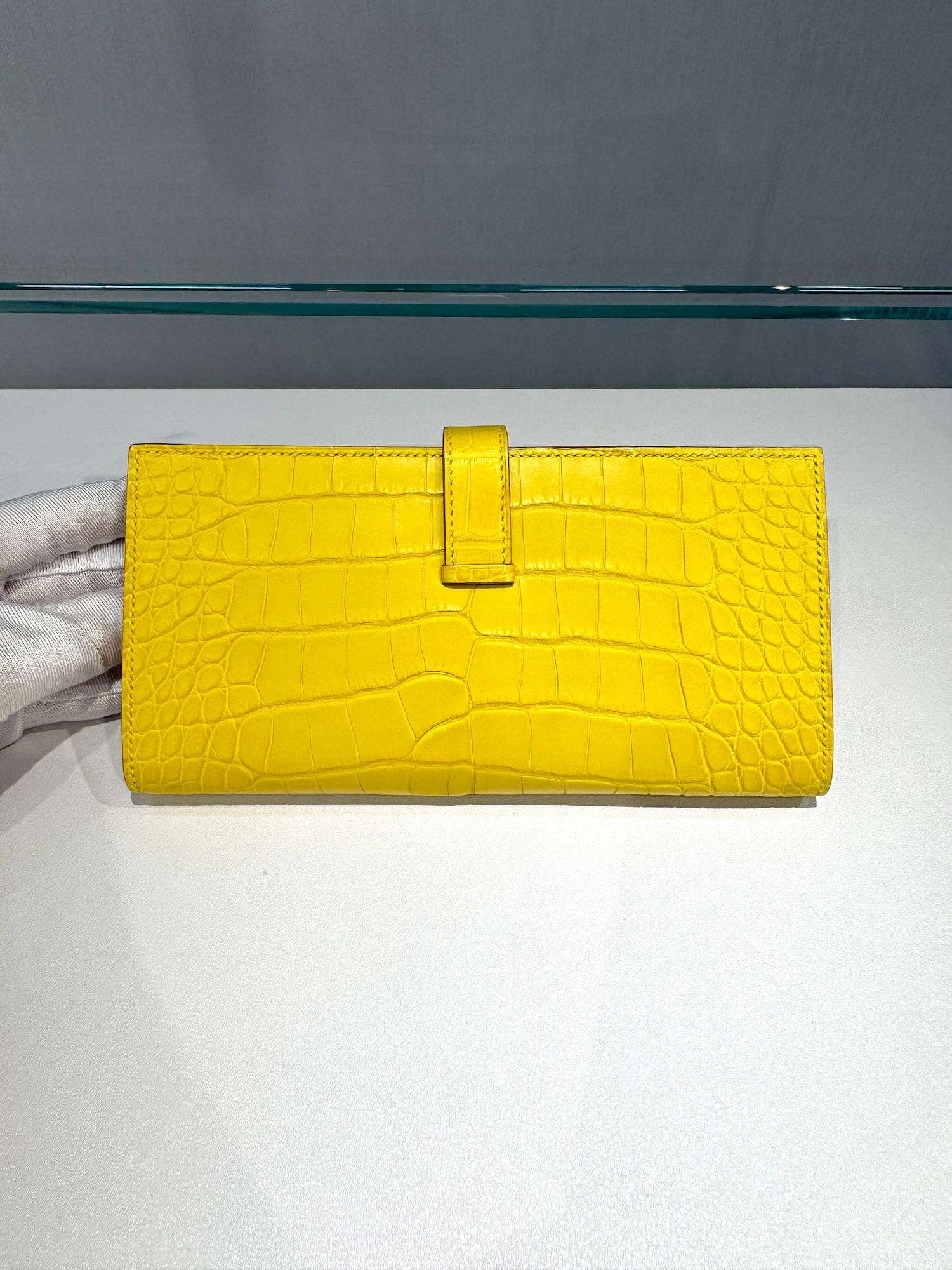 未使用保存品  HERMÈS 愛馬仕  Bearn Souffle 長款錢包 M9 金盞黃 Mimosa □ 短吻鱷 霧面 銀扣 D刻 2019年 - 5