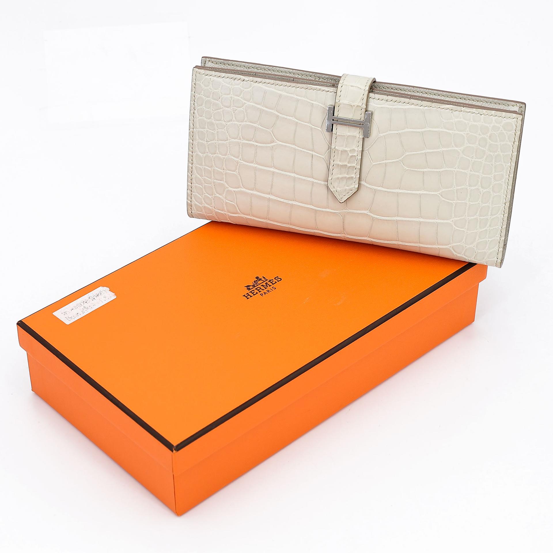 Very Good ( Rank A)  HERMÈS  Bearn Souffle wallet Beton (8L) Matte Alligator Palladium hardware A (2017) - 24