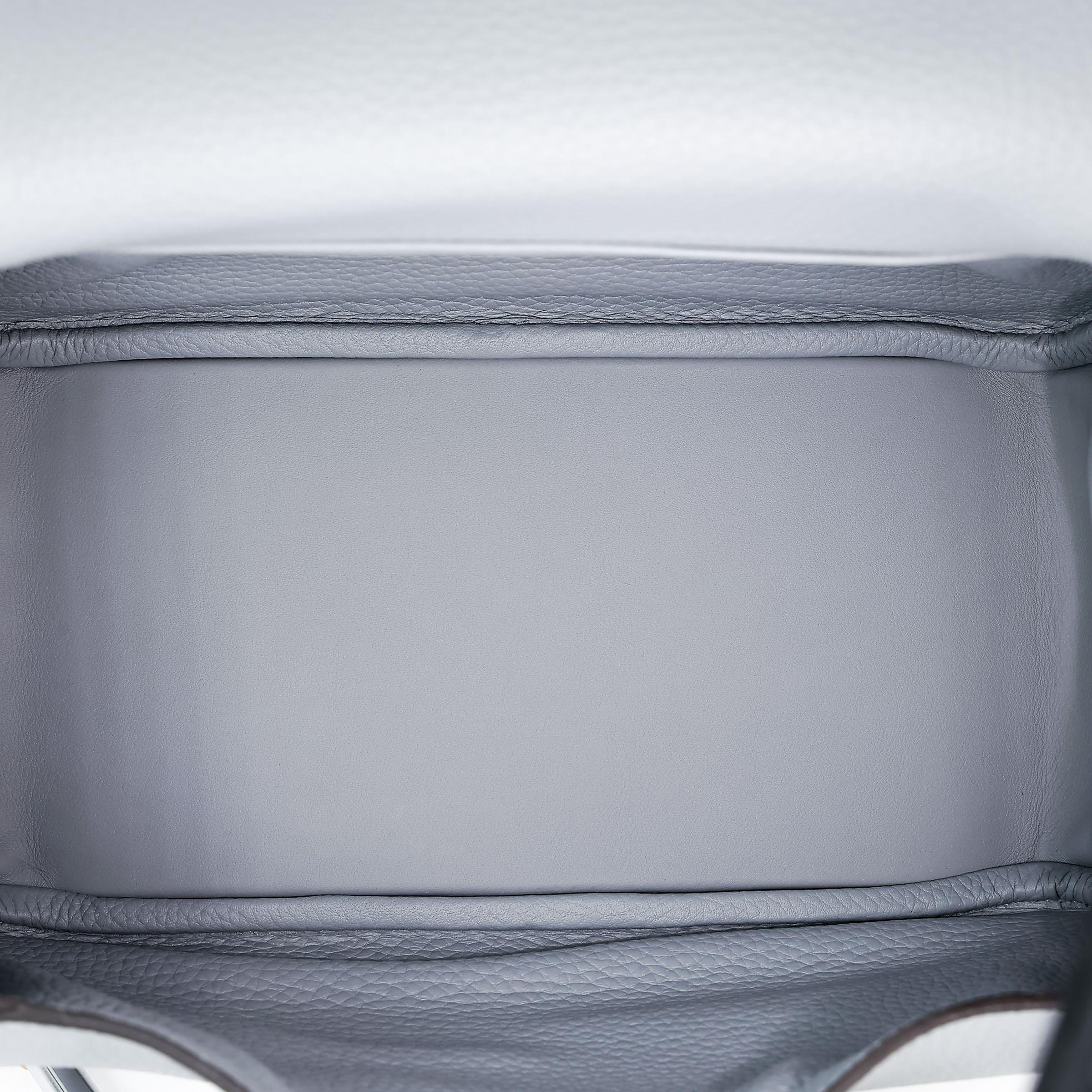 Brand New ( Rank N ) HERMÈS Lindy 26 Gris Pantin (P0) Clemence Permabrass hardware K (2025) - 15