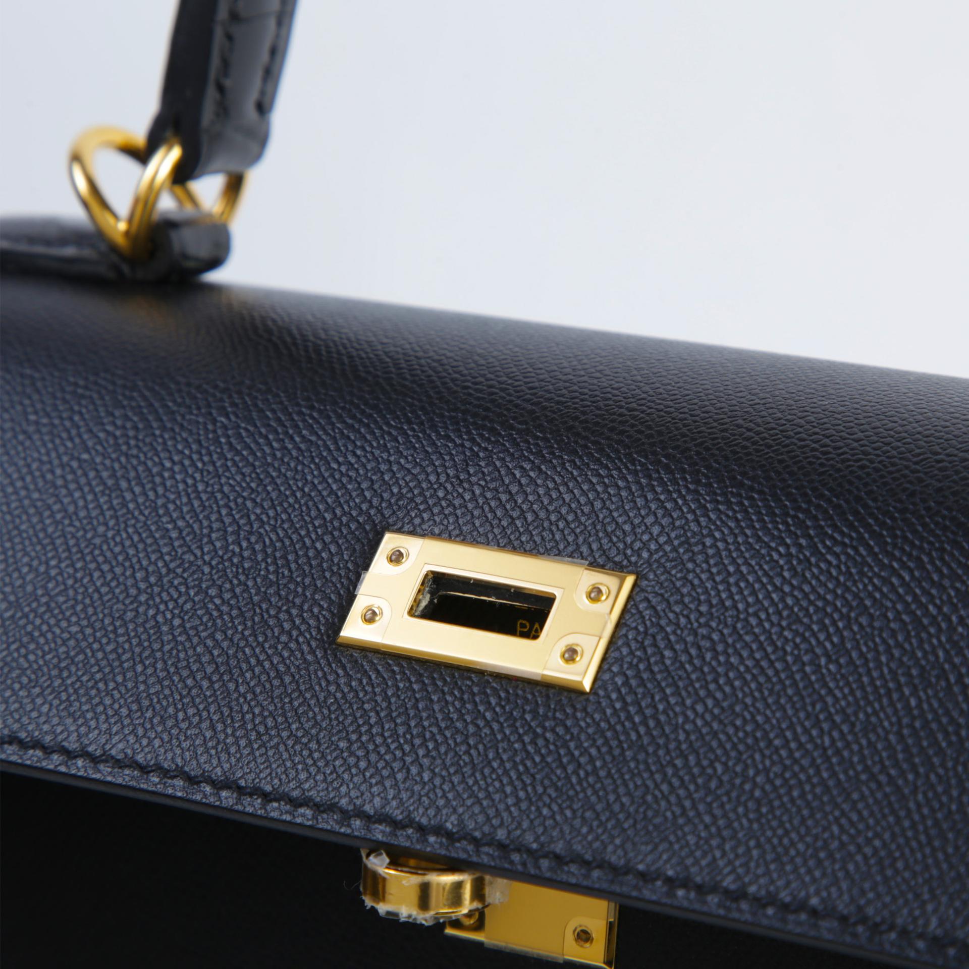 Excellent ( Rank SA ) HERMÈS Kelly 25 Sellier Touch Noir (89) Shiny Alligator Madame Gold hardware Z (2021) - 9