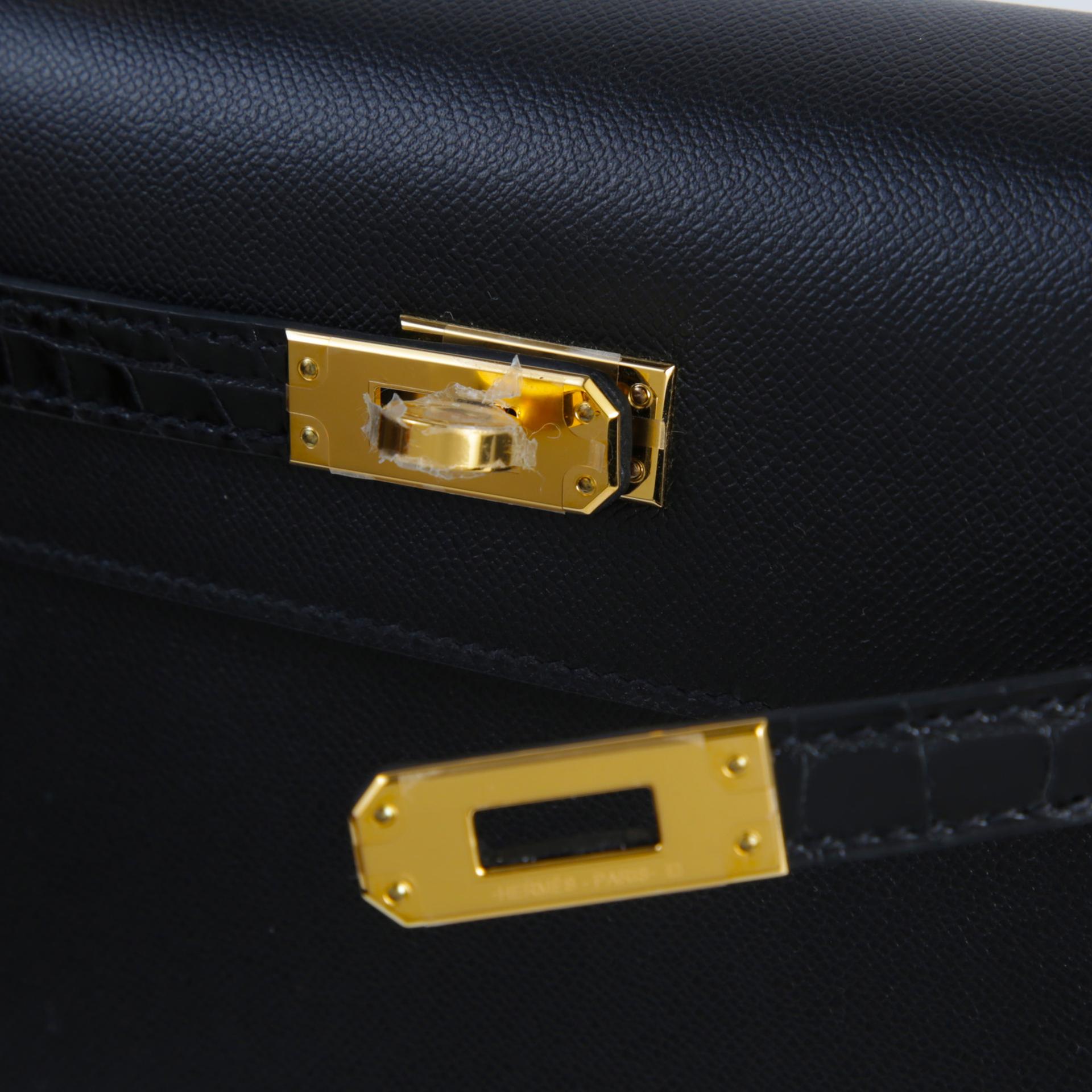 Excellent ( Rank SA ) HERMÈS Kelly 25 Sellier Touch Noir (89) Shiny Alligator Madame Gold hardware Z (2021) - 8