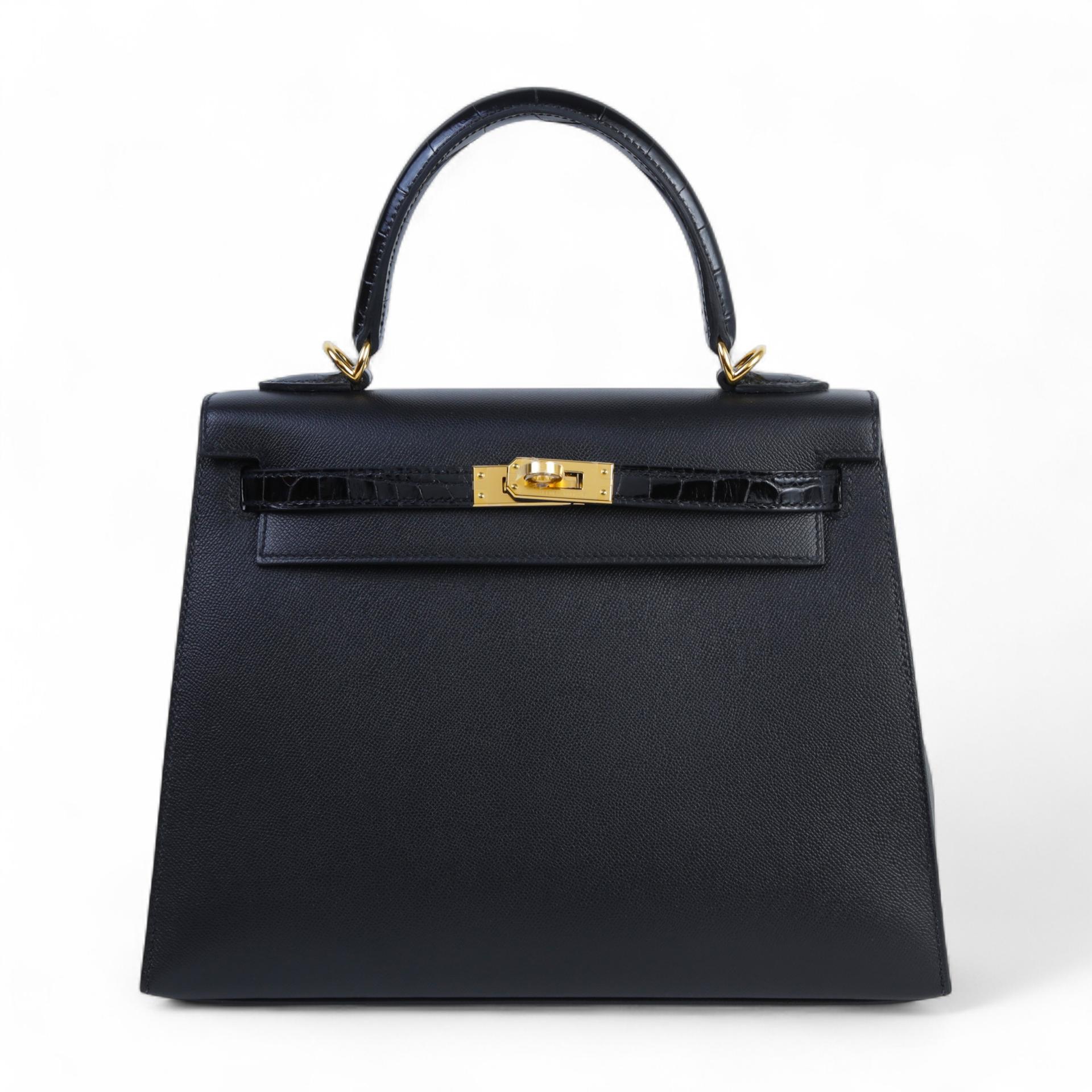 Excellent ( Rank SA ) HERMÈS Kelly 25 Sellier Touch Noir (89) Shiny Alligator Madame Gold hardware Z (2021) - 1
