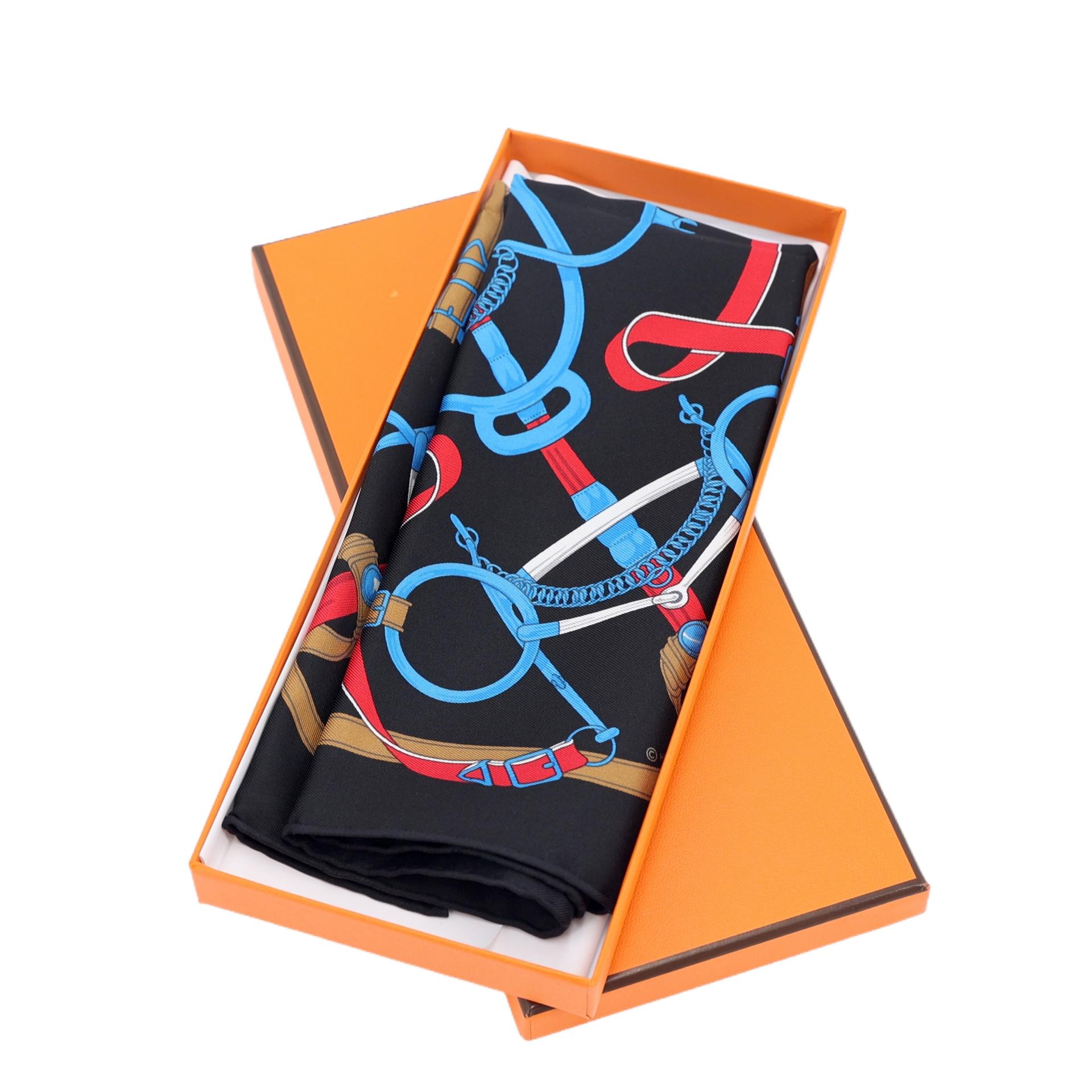 ランク N 新品 HERMÈS エルメス カレ40 黄金の拍車 レッド ブルー ブラック シルク - 3