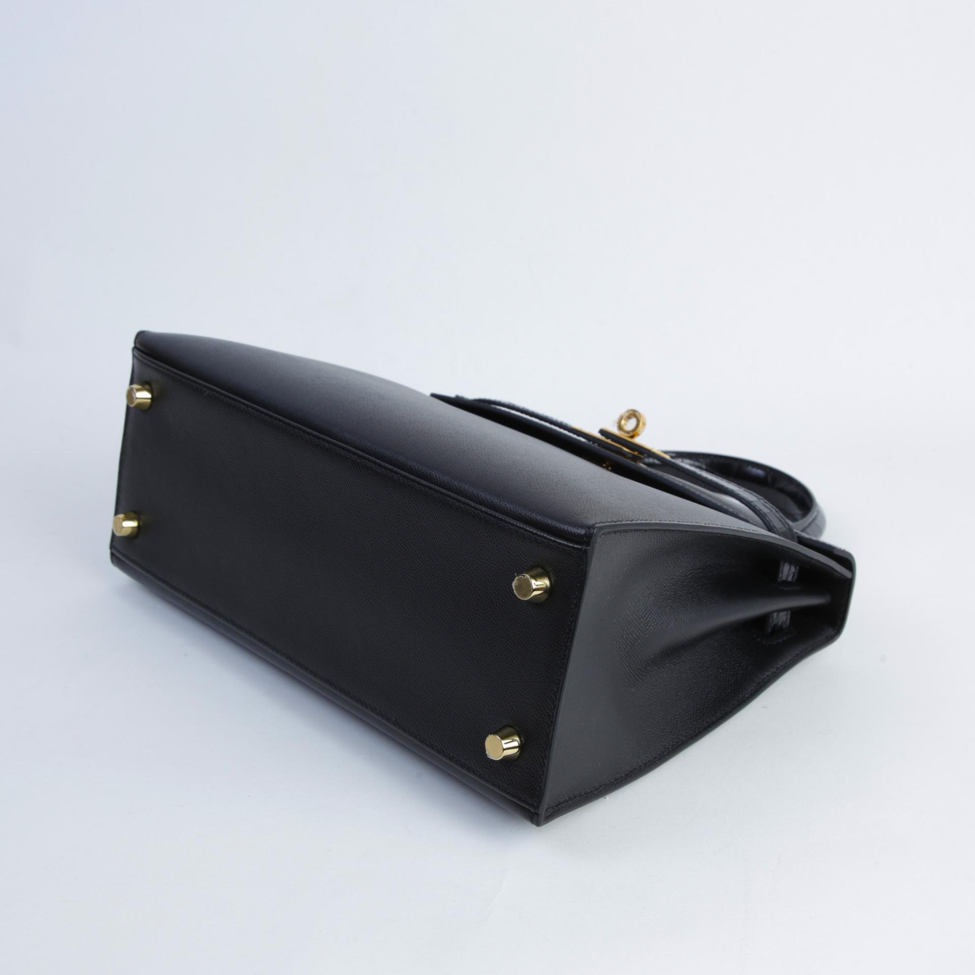 Excellent ( Rank SA ) HERMÈS Kelly 25 Sellier Touch Noir (89) Shiny Alligator Madame Gold hardware Z (2021) - 5