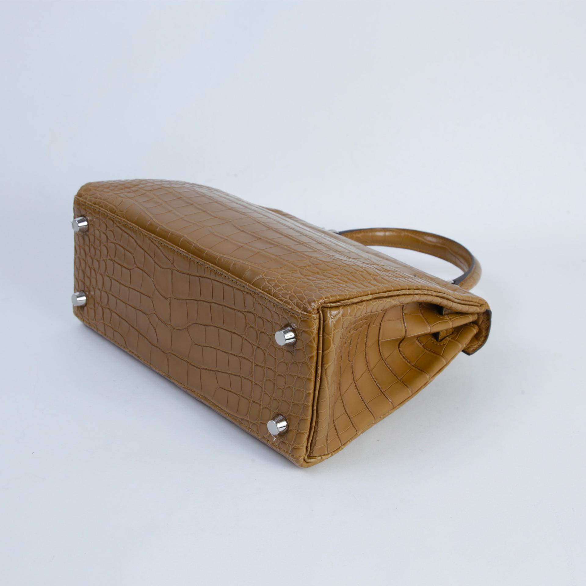 未使用保存品 HERMÈS 愛馬仕 Kelly 25 2H 大地色 Kraft □ 短吻鱷 霧面 銀扣 W刻 2024年 - 7