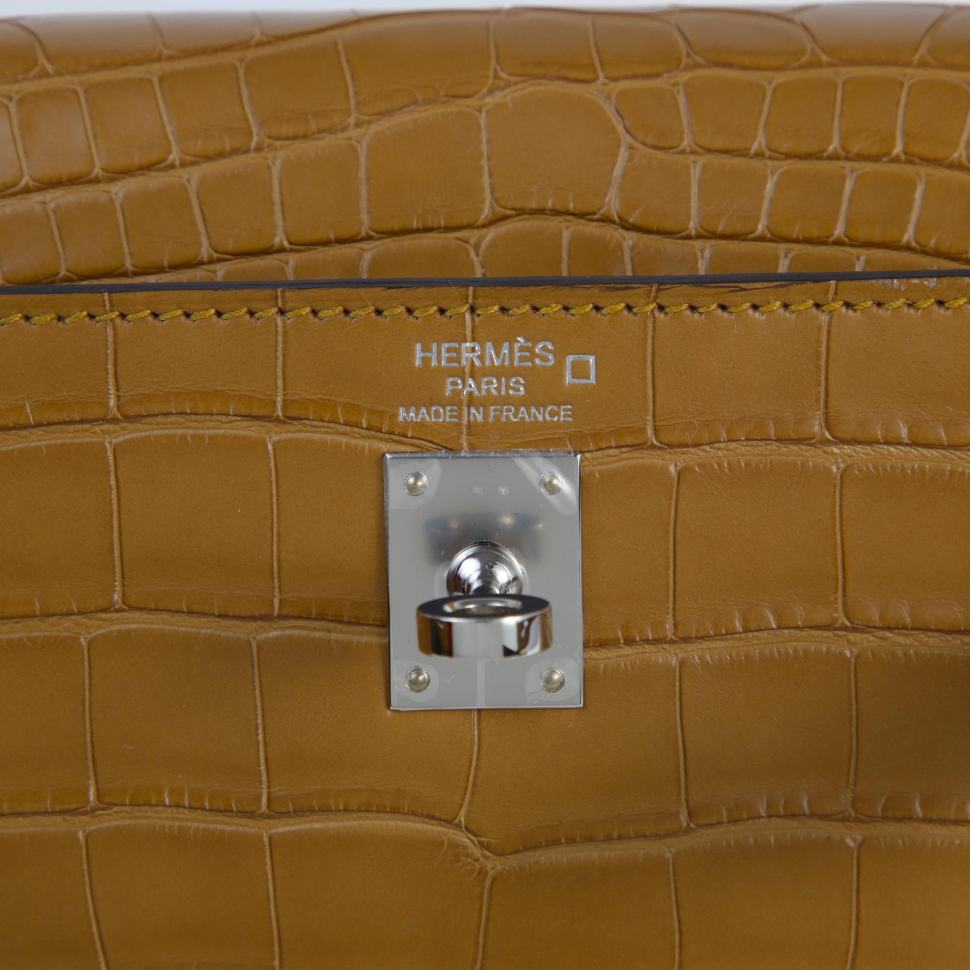 未使用保存品 HERMÈS 愛馬仕 Kelly 25 2H 大地色 Kraft □ 短吻鱷 霧面 銀扣 W刻 2024年 - 9