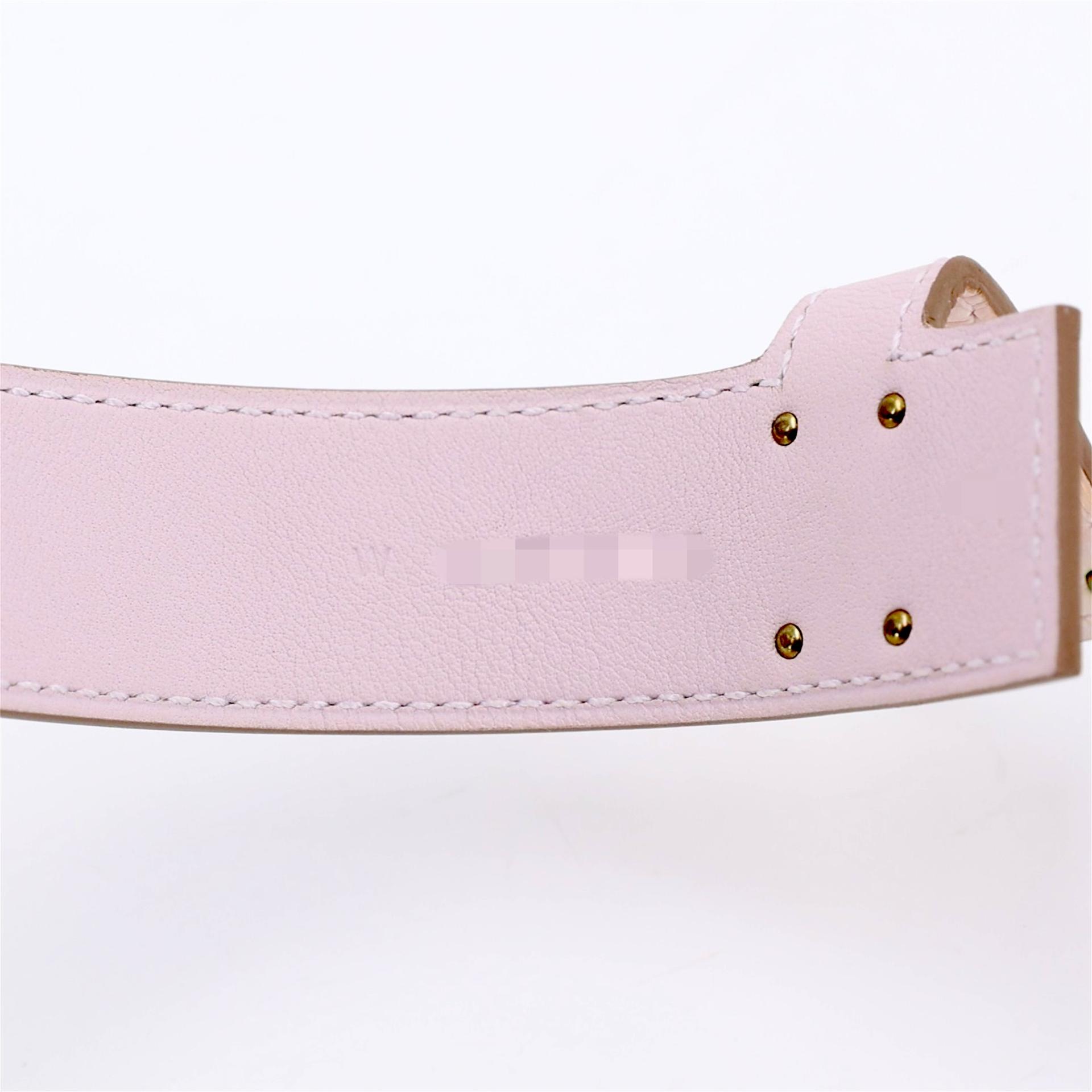SA超美品 HERMÈS 愛馬仕 Kelly Twist PM T2  皮革手鐲 09 夢幻粉 Mauve Pale □ 短吻鱷 金扣 W刻 2024年 - 8