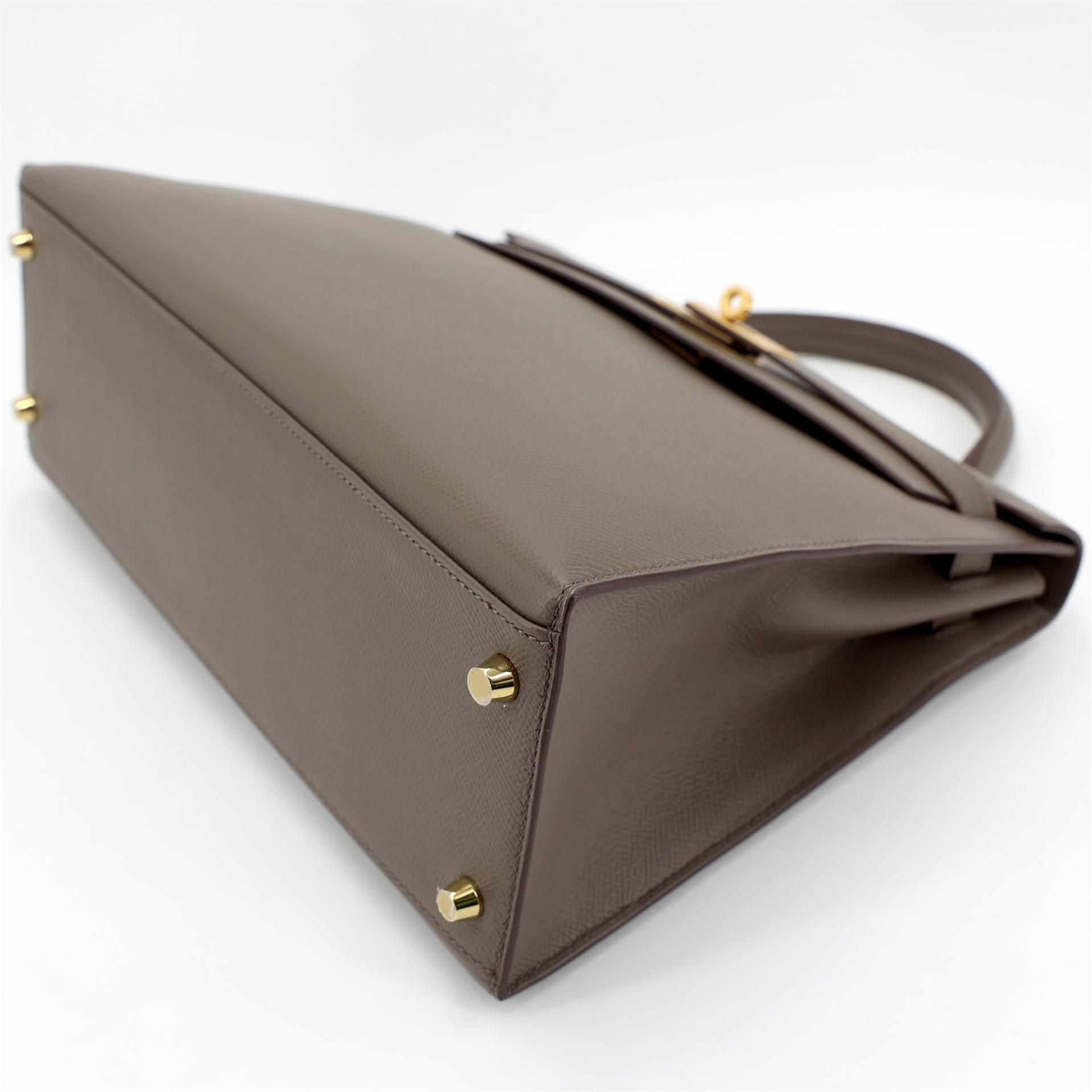 Excellent ( Rank SA ) HERMÈS Kelly 32 Sellier Etain (8F) Epsom Gold hardware Z (2021) - 6