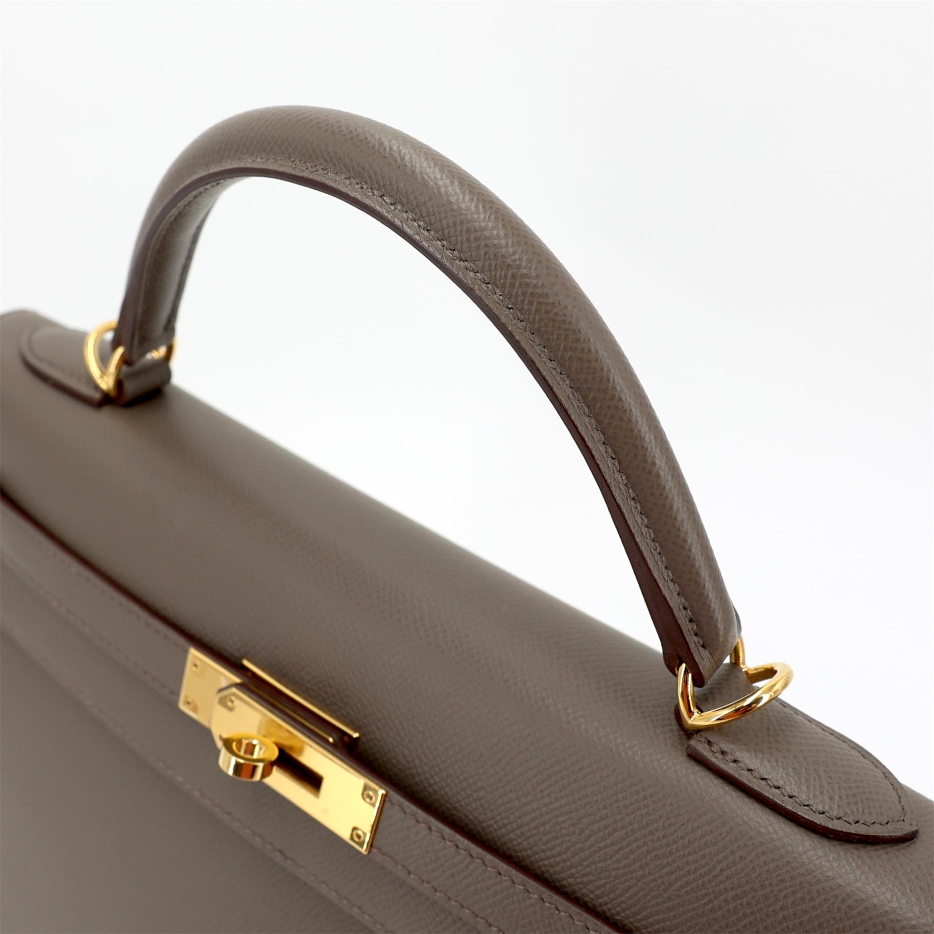 Excellent ( Rank SA ) HERMÈS Kelly 32 Sellier Etain (8F) Epsom Gold hardware Z (2021) - 4