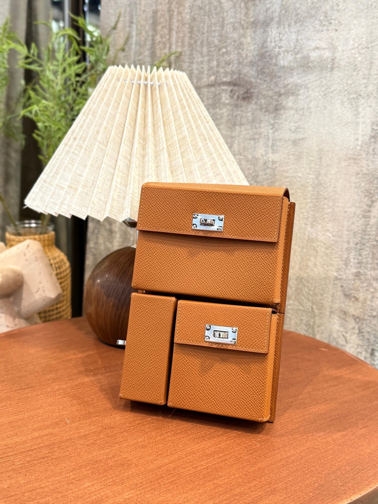 Brand New ( Rank N )  HERMÈS  Kelly Multipocket To Go Pouch Gold (37) Epsom Palladium hardware W (2024) - 4