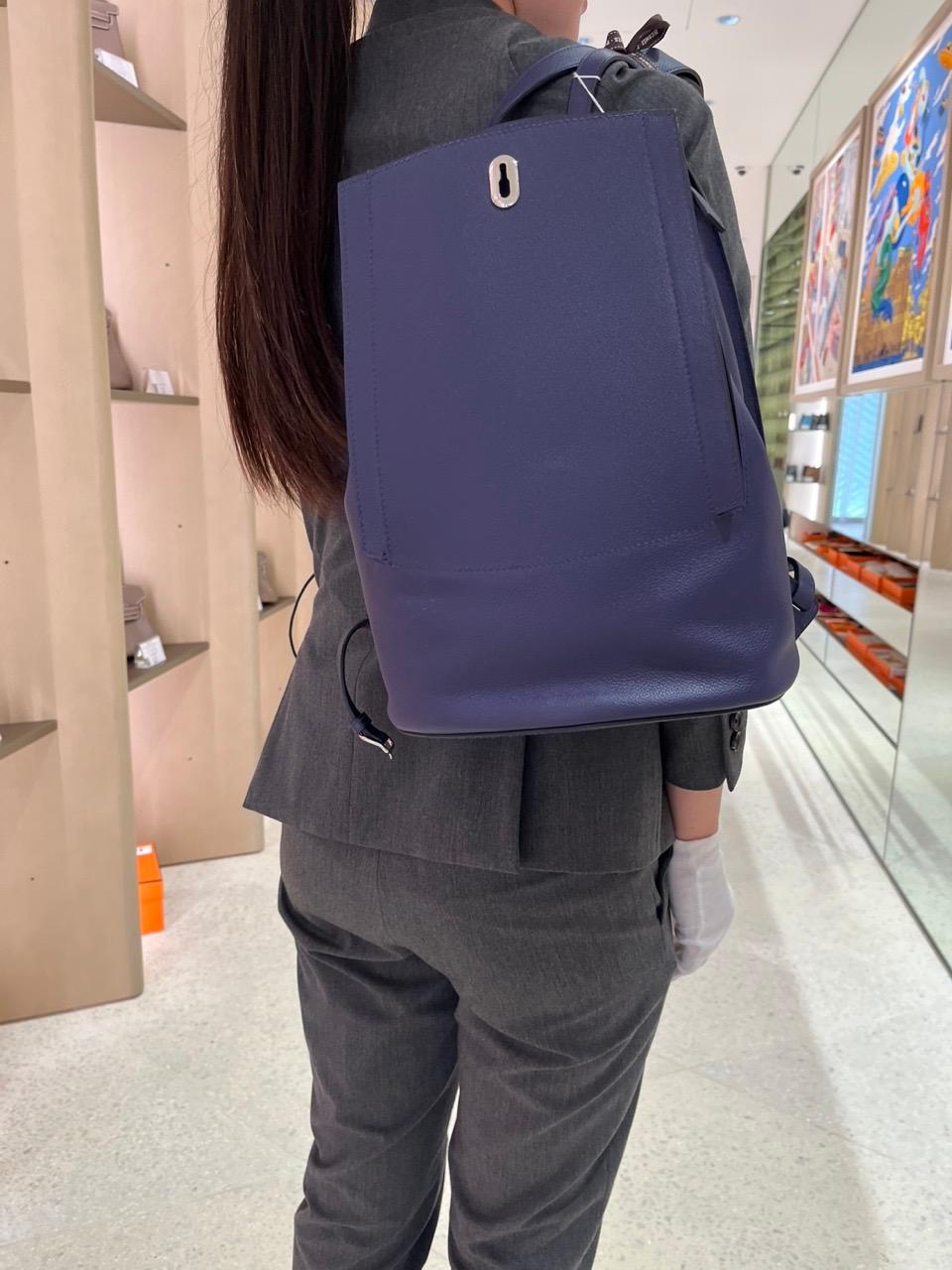 Very Good ( Rank A) HERMÈS Sac A Dos GR24 Bleu Encre (M3) Evergrain Palladium hardware D (2019) - 13