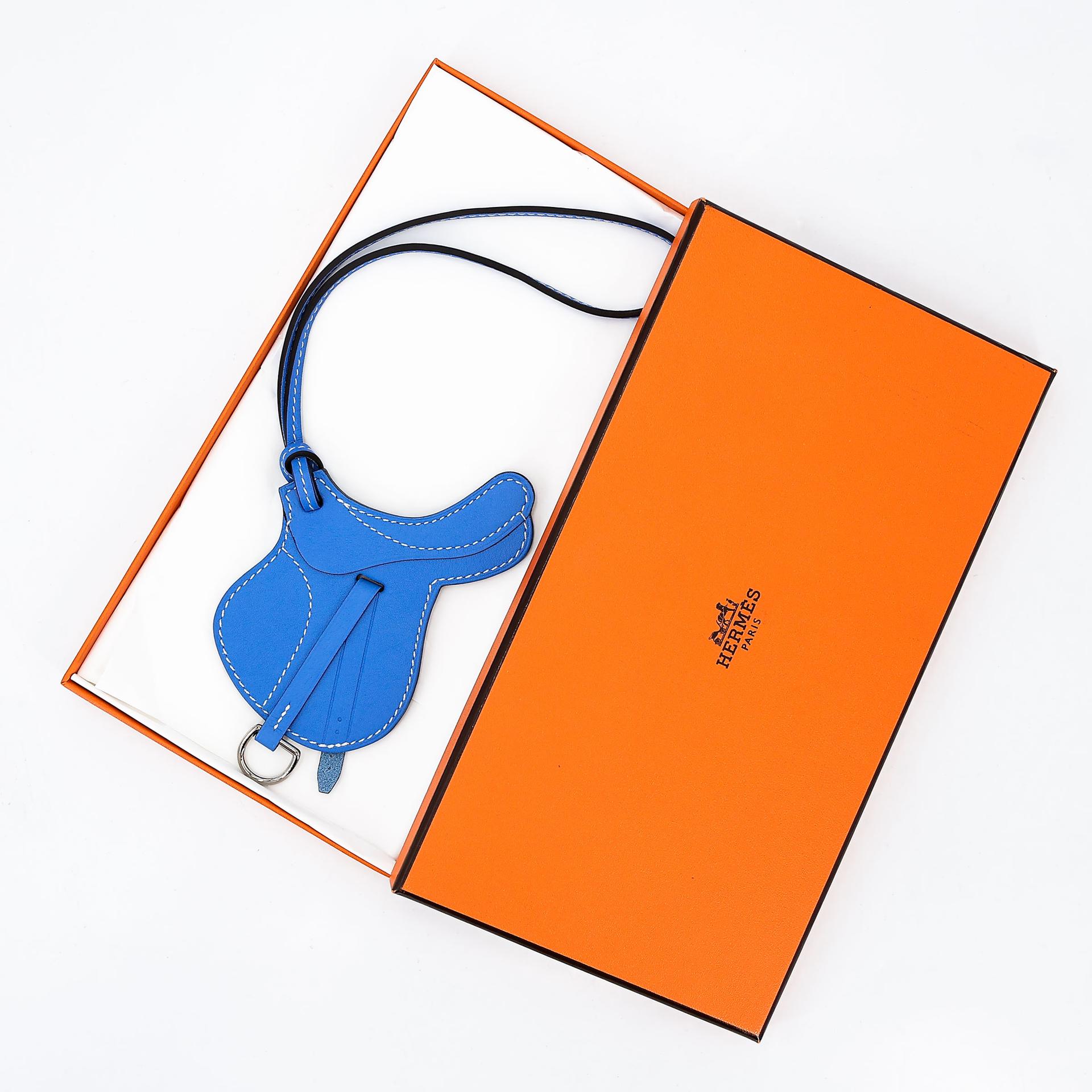Unused ( Rank NS ) HERMÈS Paddock Saddle Selle Charm Bleu Paradis (2T) Swift Palladium hardware - 3