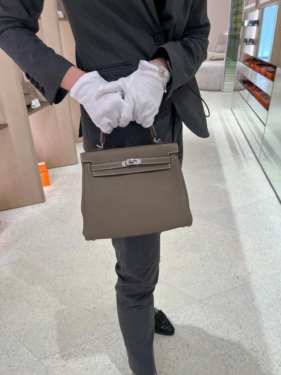 Brand New ( Rank N ) HERMÈS Kelly 25 Etoupe (18) Togo Palladium hardware W (2024) - 16