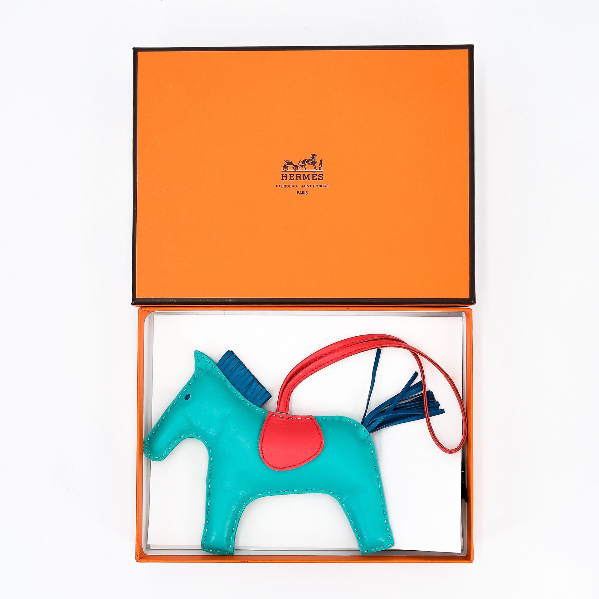 Excellent ( Rank SA ) HERMÈS Rodeo GM Bleu Atoll (3P) Rose Jaipur (T5) Bleu Izmir (7W) Agneau - 3
