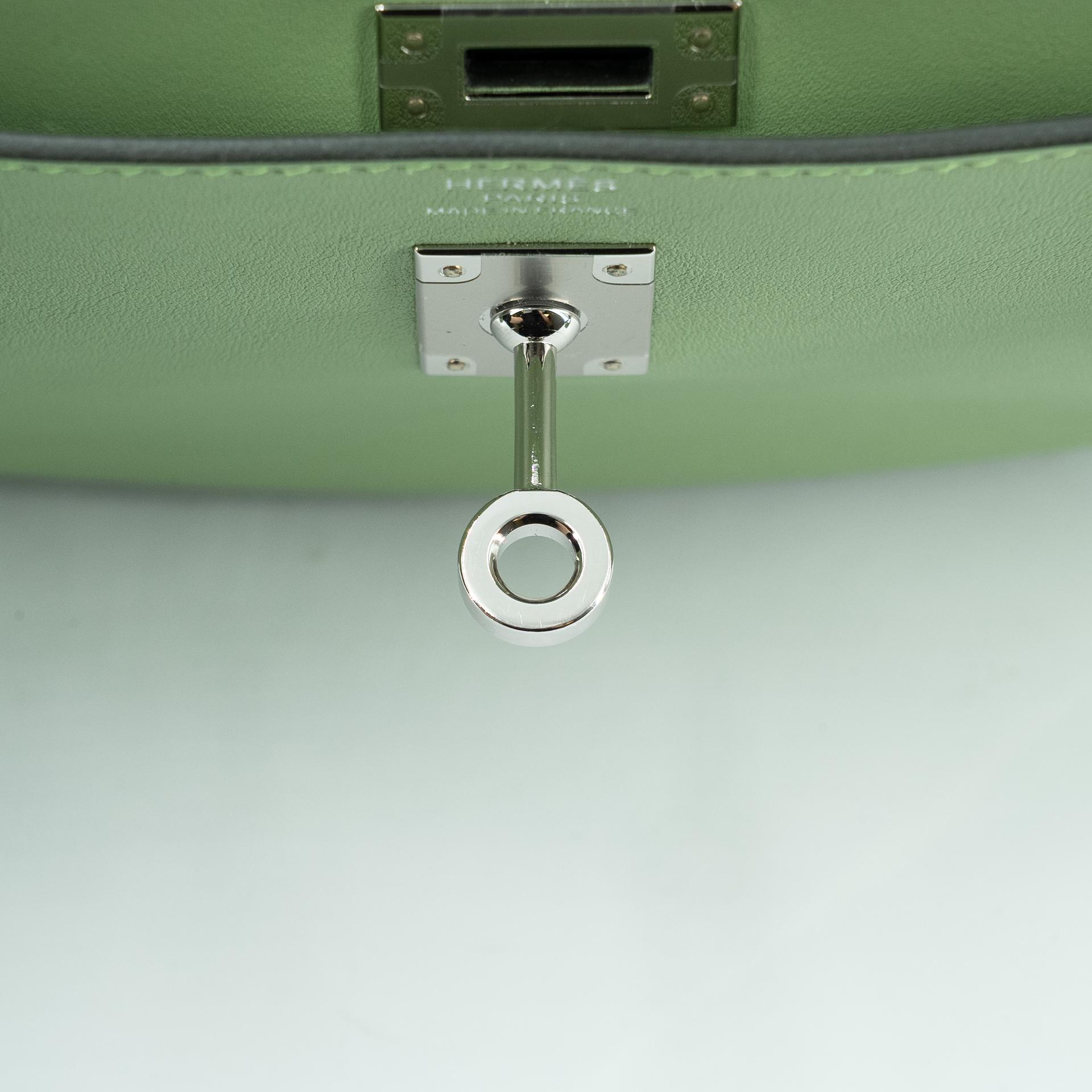 Excellent ( Rank SA ) HERMÈS Kelly Moove Vert Criquet (3I) Swift Palladium hardware W (2024) - 17