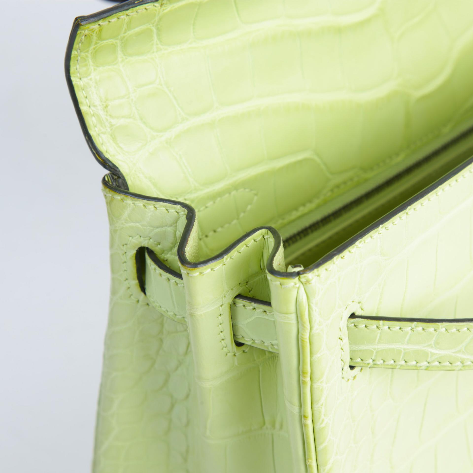 Very Good ( Rank A) HERMÈS Kelly 25 Jaune Bourgeon (R9) Matte Alligator Palladium hardware Z (2021) - 12
