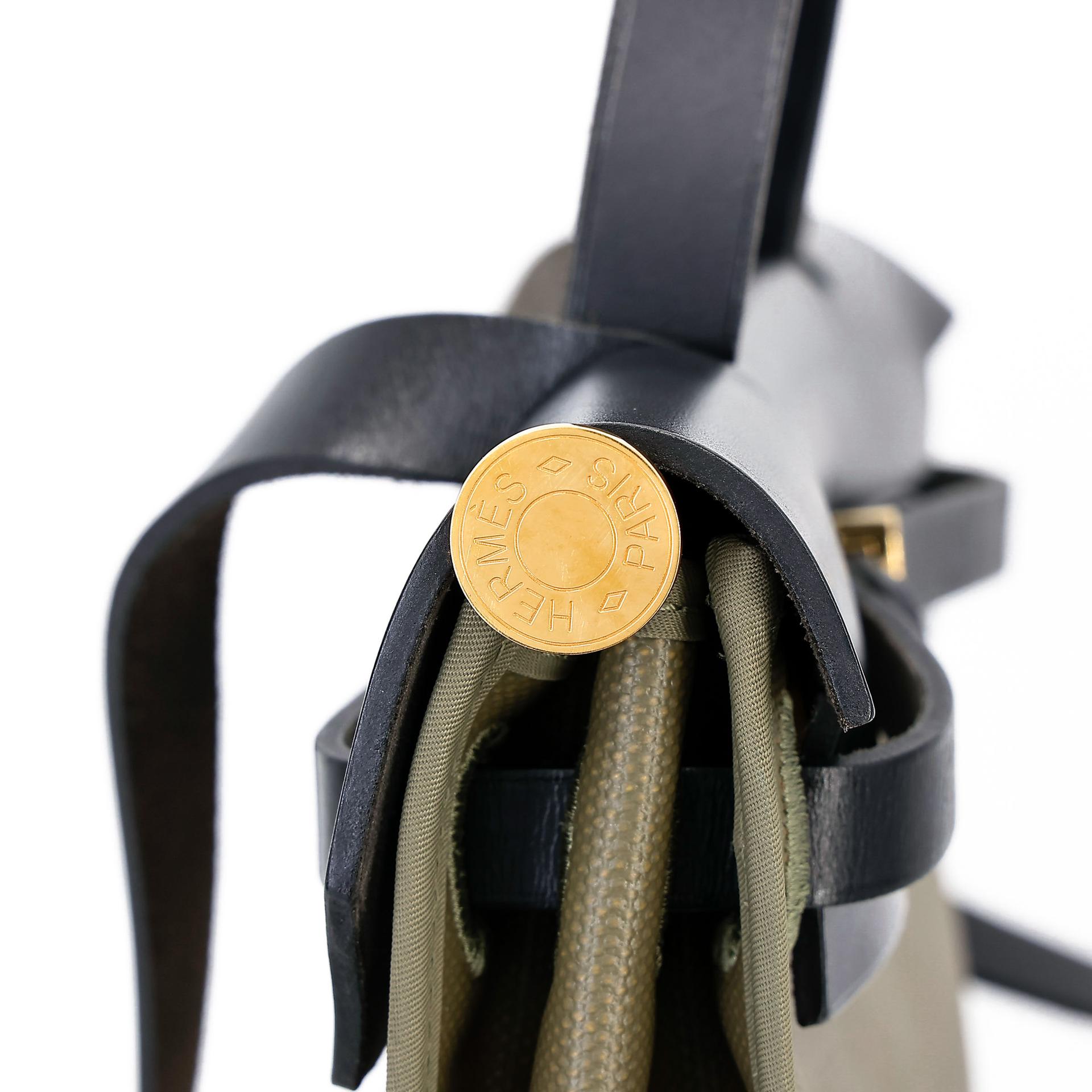 Very Good ( Rank A) HERMÈS Herbag Zip 31 PM Vert Bronze (60) Noir (89) Canvas Vache Hunter Gold hardware Z (2021) - 30