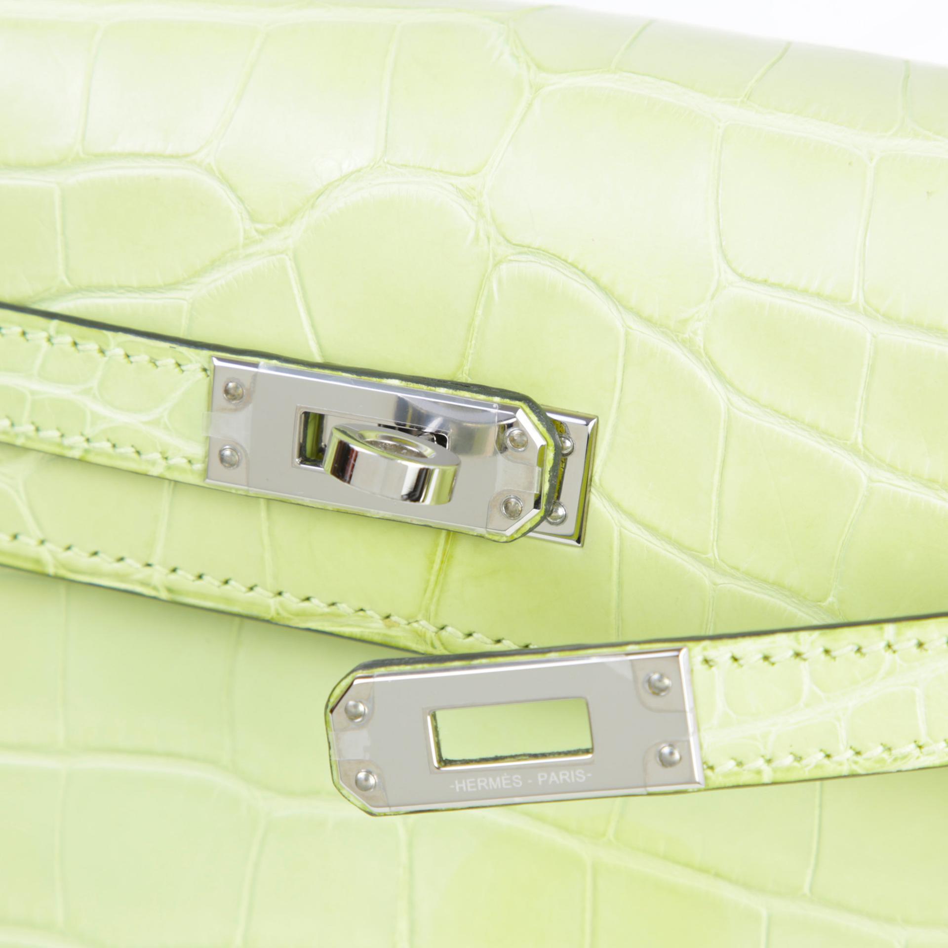 Very Good ( Rank A) HERMÈS Kelly 25 Jaune Bourgeon (R9) Matte Alligator Palladium hardware Z (2021) - 8