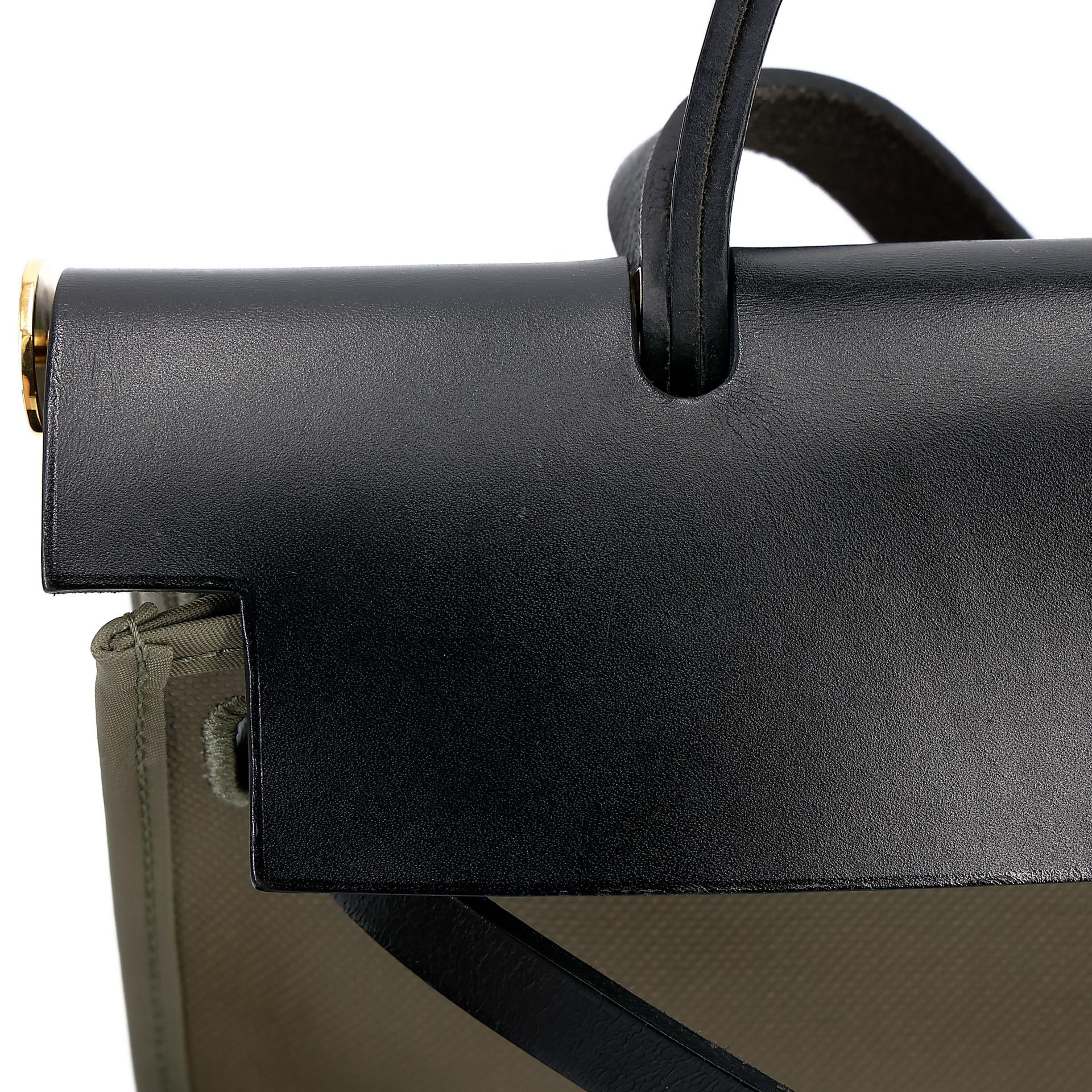 Very Good ( Rank A) HERMÈS Herbag Zip 31 PM Vert Bronze (60) Noir (89) Canvas Vache Hunter Gold hardware Z (2021) - 24