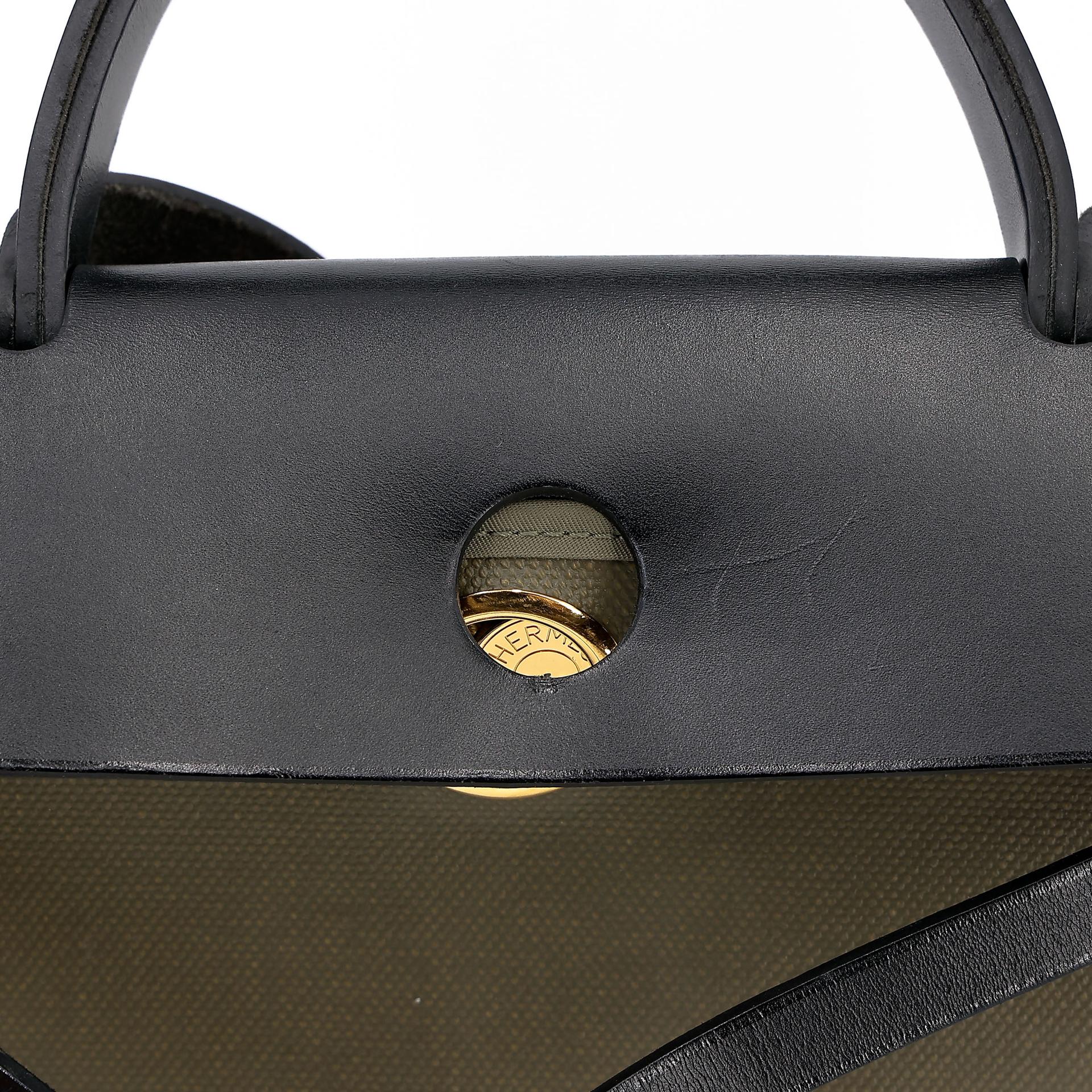 Very Good ( Rank A) HERMÈS Herbag Zip 31 PM Vert Bronze (60) Noir (89) Canvas Vache Hunter Gold hardware Z (2021) - 23