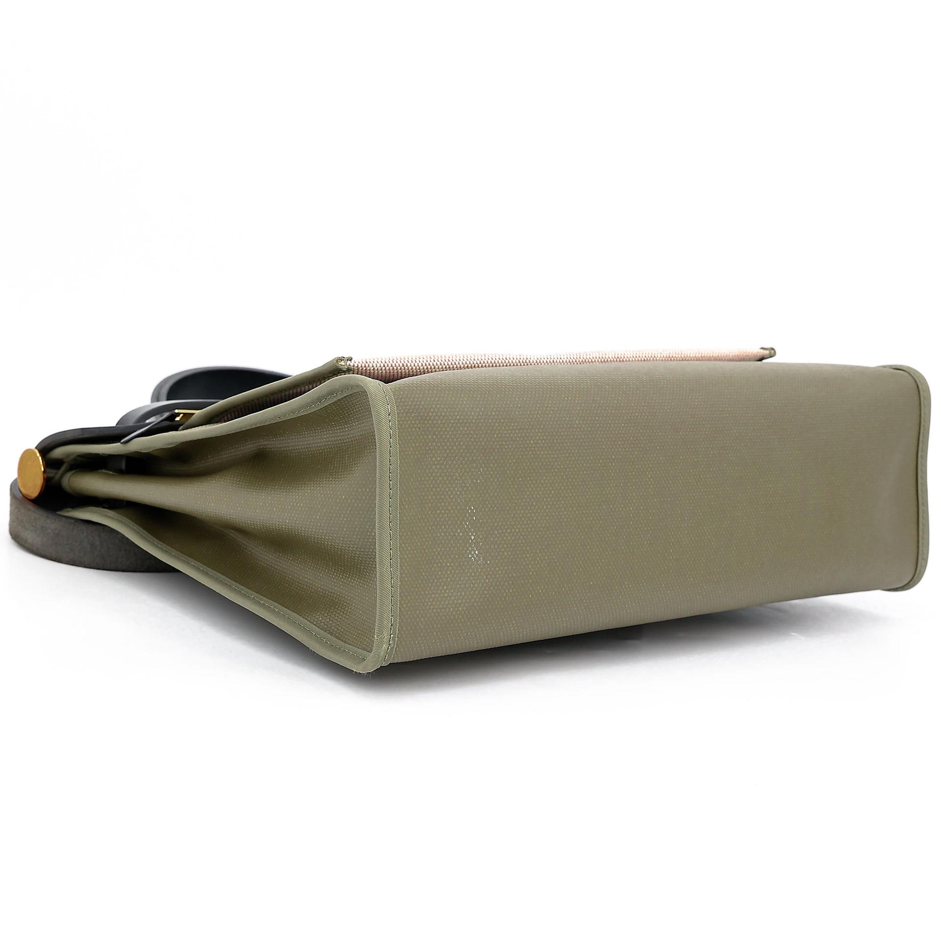 Very Good ( Rank A) HERMÈS Herbag Zip 31 PM Vert Bronze (60) Noir (89) Canvas Vache Hunter Gold hardware Z (2021) - 10