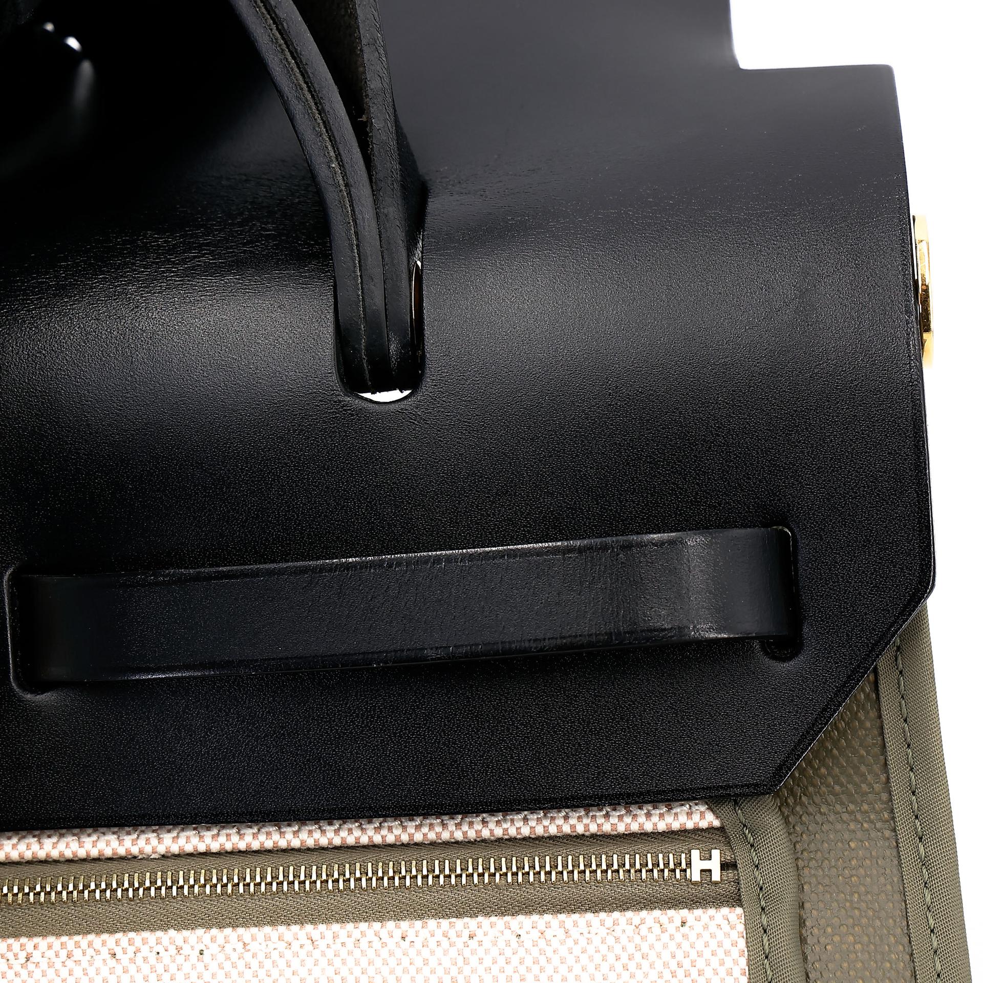 Very Good ( Rank A) HERMÈS Herbag Zip 31 PM Vert Bronze (60) Noir (89) Canvas Vache Hunter Gold hardware Z (2021) - 20