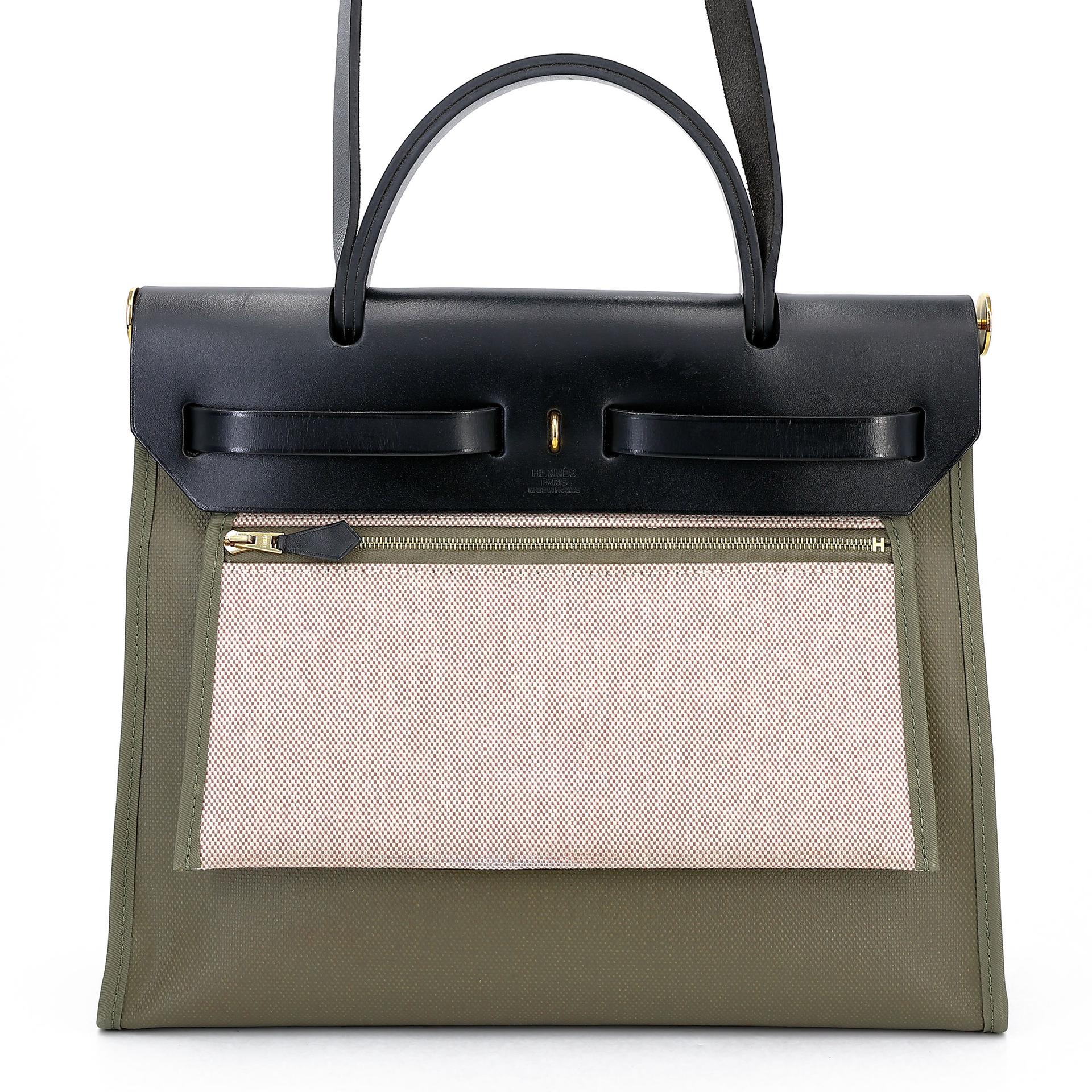 Very Good ( Rank A) HERMÈS Herbag Zip 31 PM Vert Bronze (60) Noir (89) Canvas Vache Hunter Gold hardware Z (2021) - 2