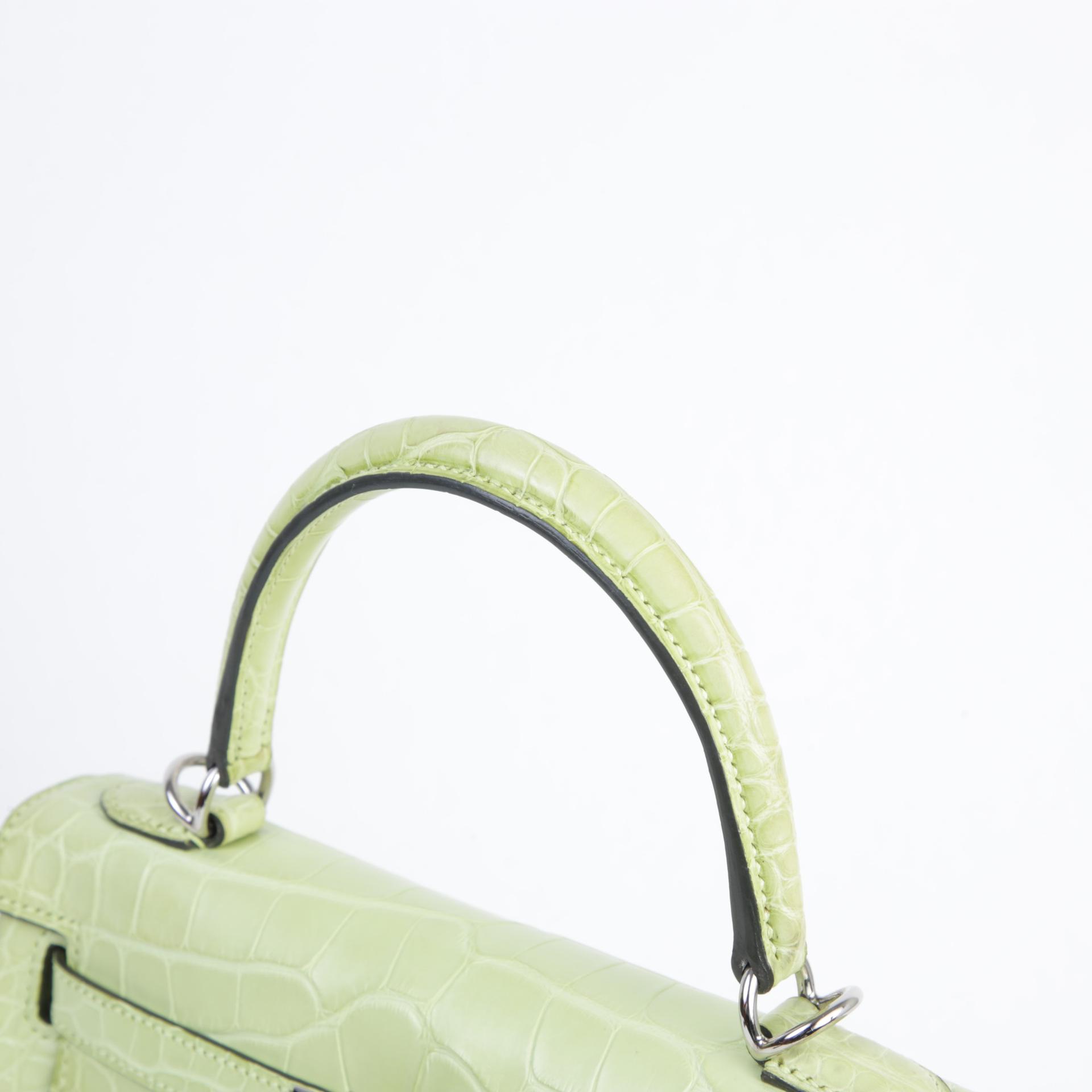 Very Good ( Rank A) HERMÈS Kelly 25 Jaune Bourgeon (R9) Matte Alligator Palladium hardware Z (2021) - 3