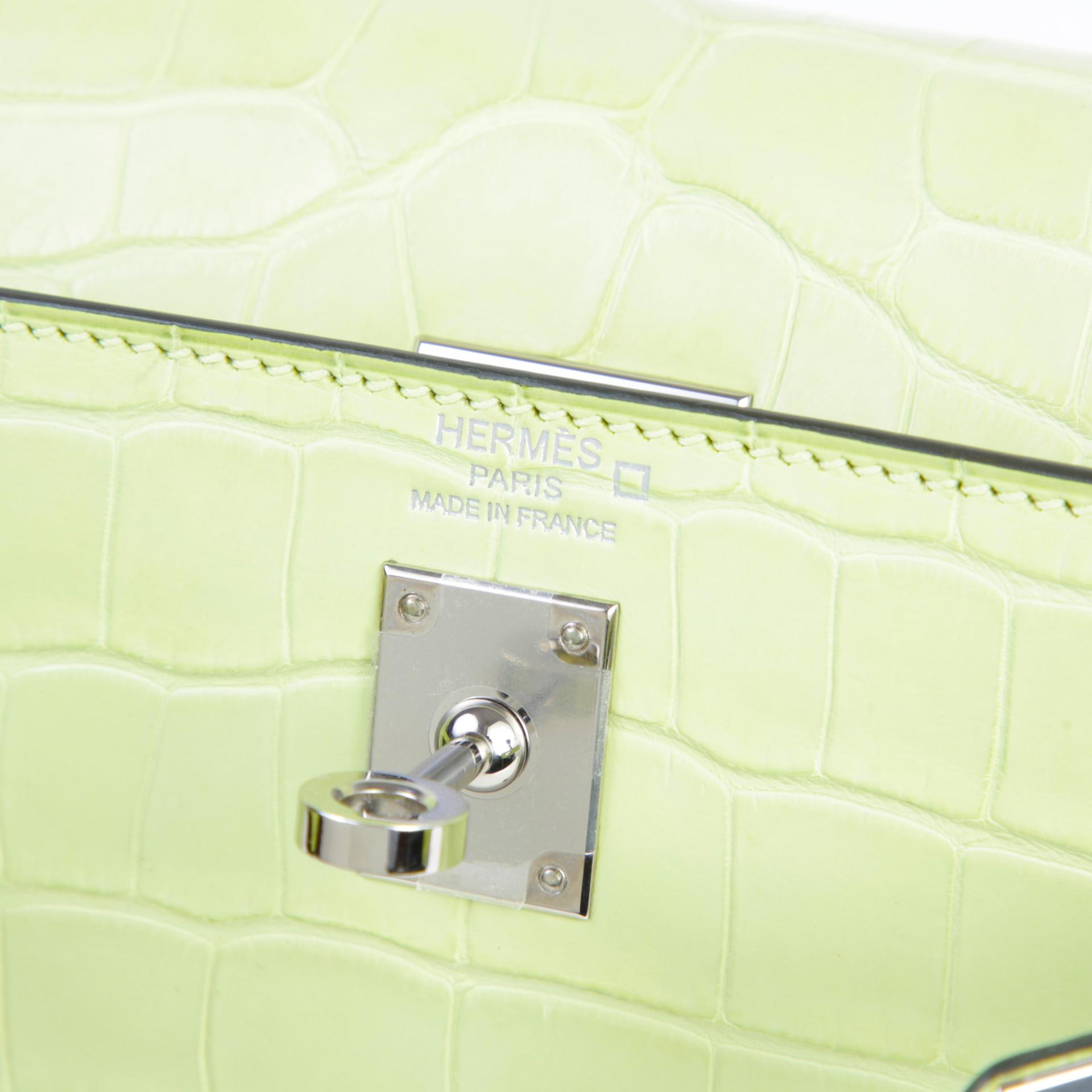 Very Good ( Rank A) HERMÈS Kelly 25 Jaune Bourgeon (R9) Matte Alligator Palladium hardware Z (2021) - 9