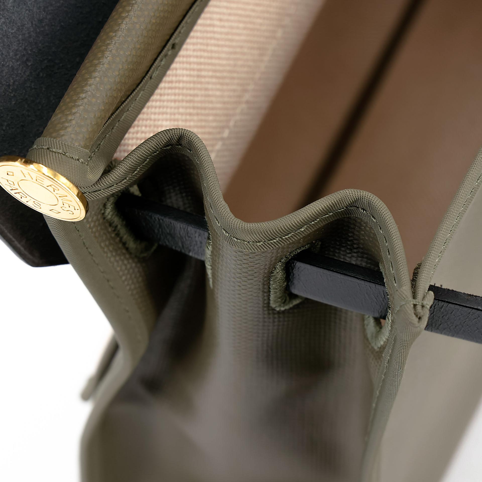 Very Good ( Rank A) HERMÈS Herbag Zip 31 PM Vert Bronze (60) Noir (89) Canvas Vache Hunter Gold hardware Z (2021) - 35