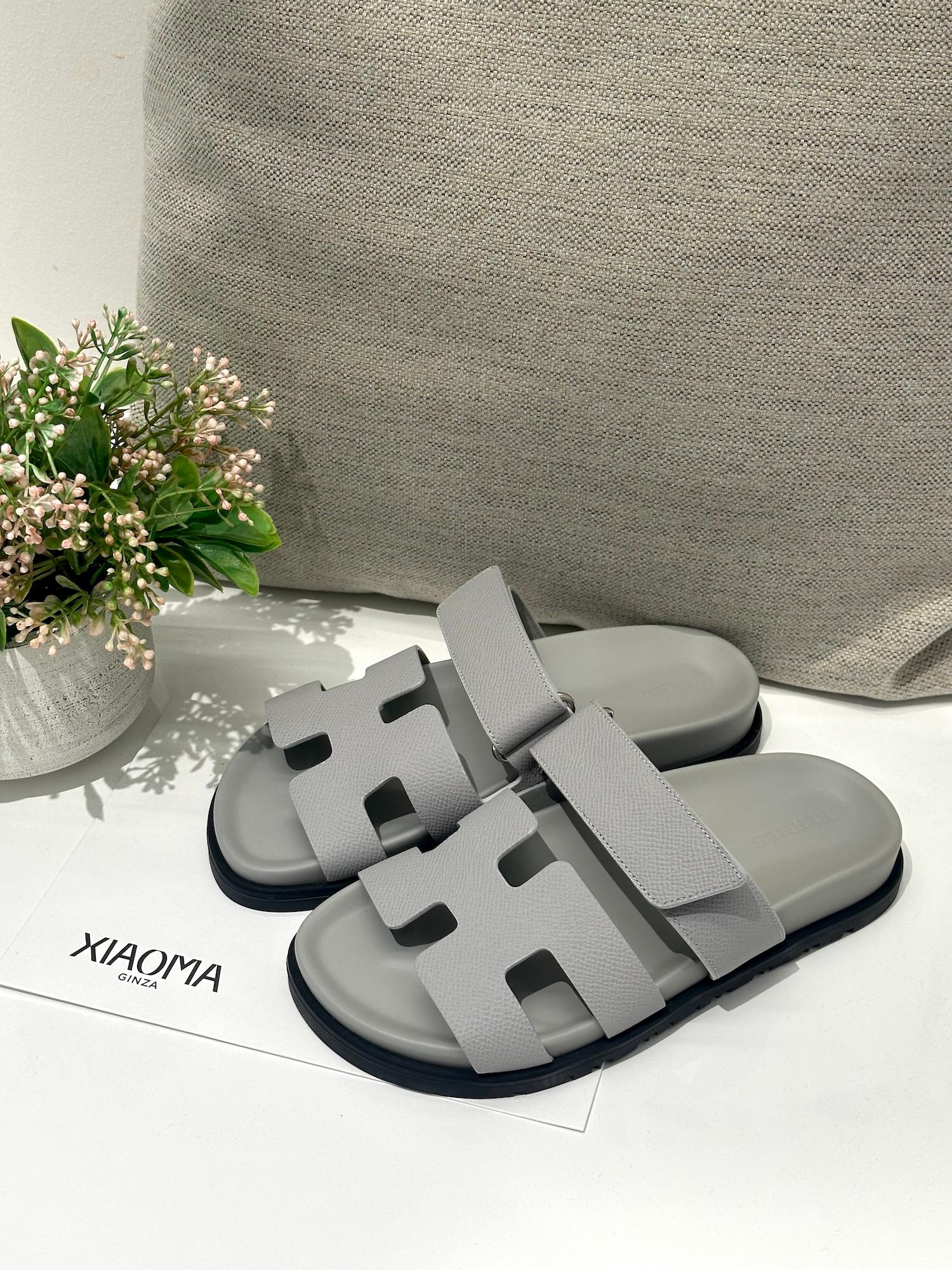 Brand New ( Rank N ) HERMÈS Chypre sandals Gris Ciment (0V) Leather - 3