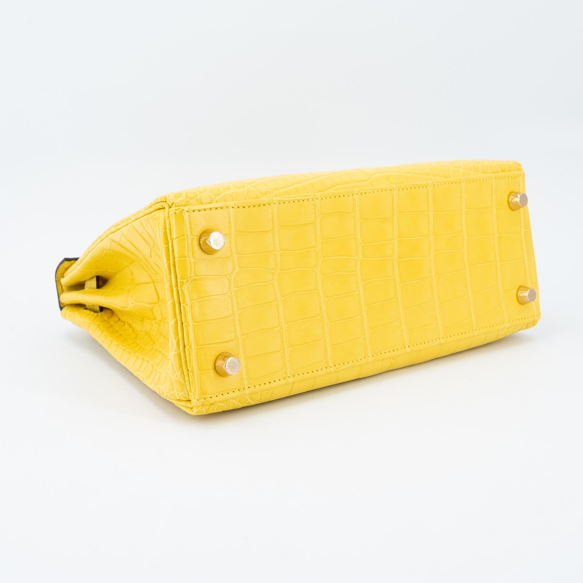 Unused ( Rank NS ) HERMÈS Kelly 25 Mimosa (M9) Matte Alligator Permabrass hardware U (2022) - 5