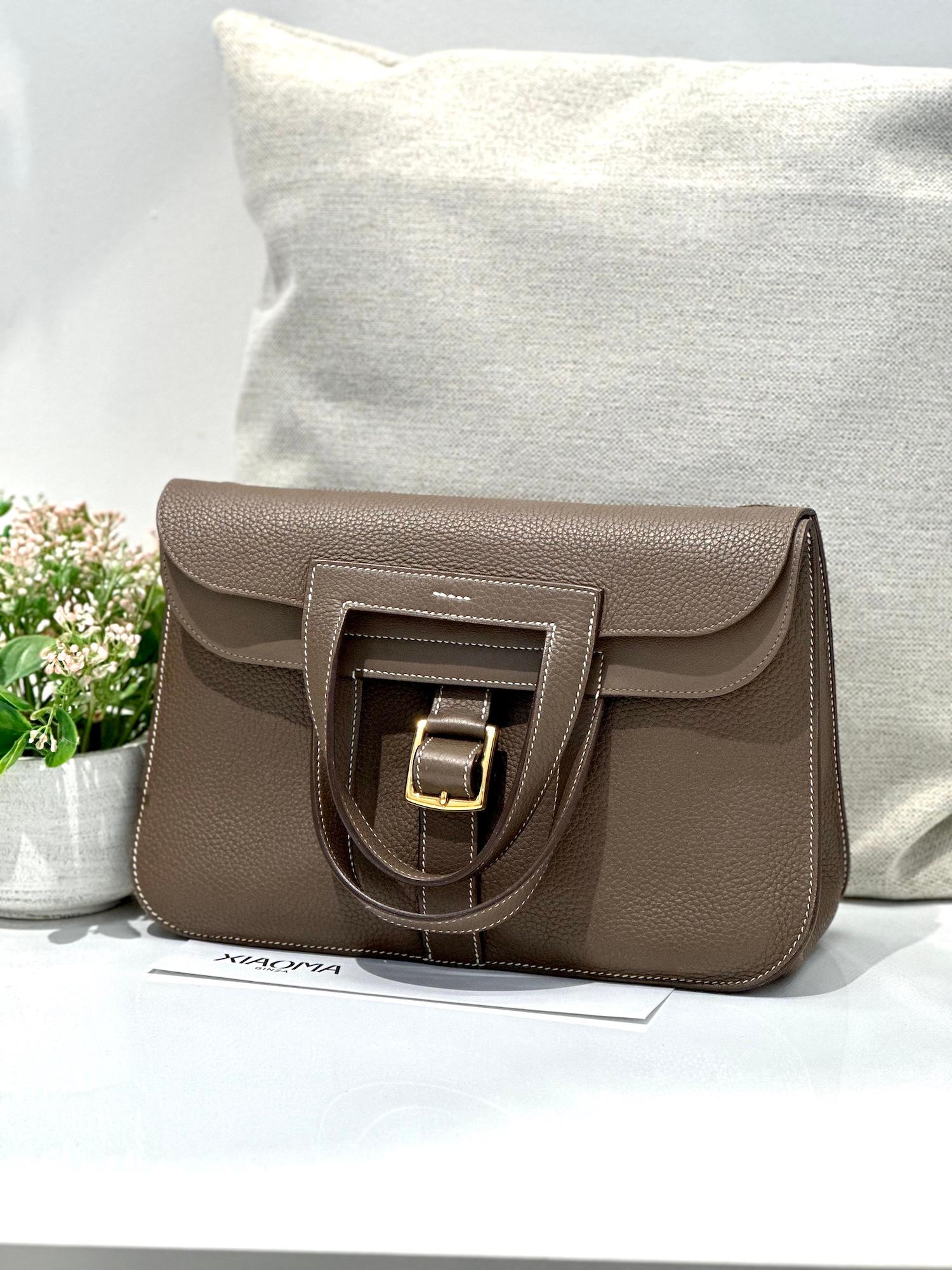 Very Good ( Rank A) HERMÈS Halzan 31 Etoupe (18) Clemence Gold hardware Z (2021) - 3