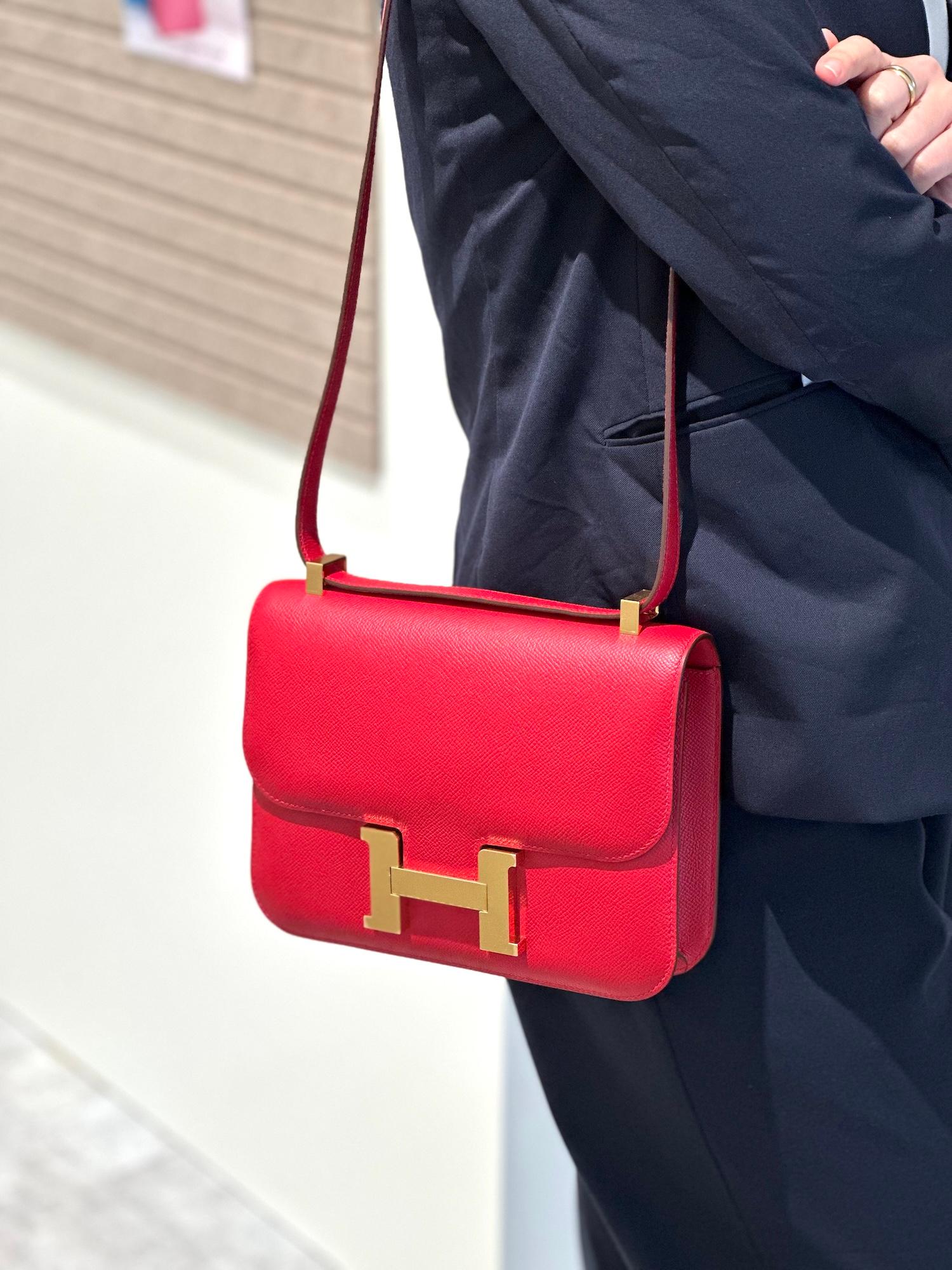 未使用保存品 HERMÈS 愛馬仕 Constance 康康 24 Q5 國旗紅 Rouge Casaque Epsom牛皮 金扣 U刻 2022年 - 4