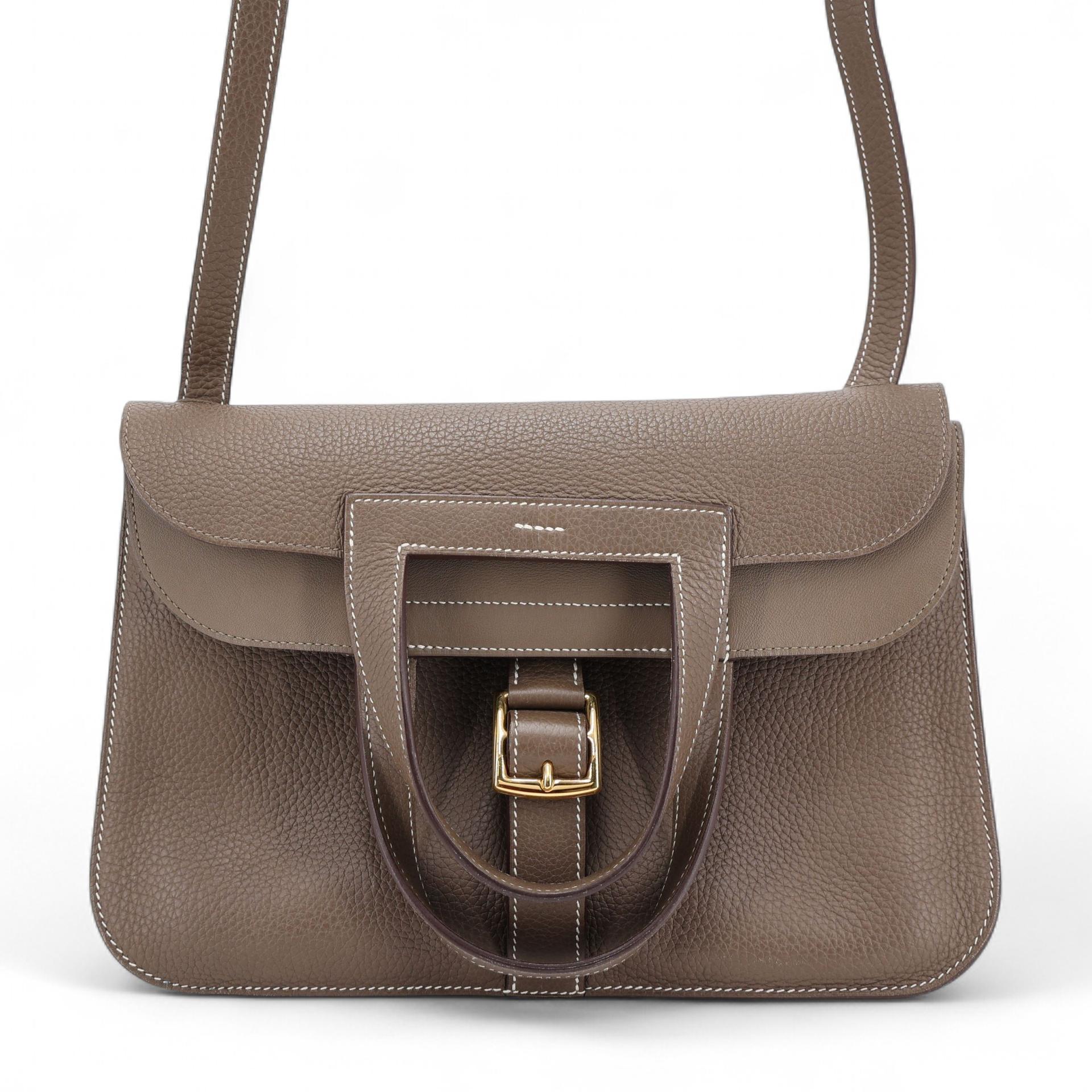 Very Good ( Rank A) HERMÈS Halzan 31 Etoupe (18) Clemence Gold hardware Z (2021) - 1