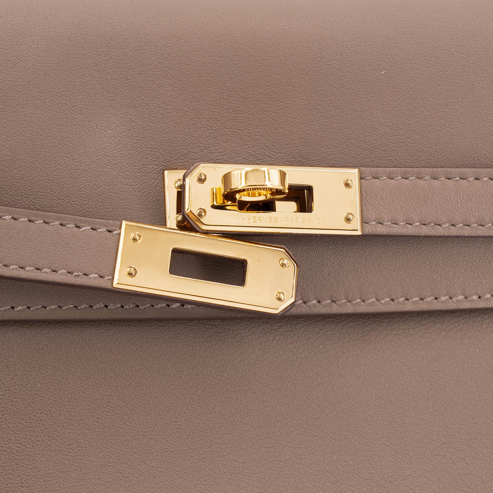 Excellent ( Rank SA ) HERMÈS Kelly Moove Etoupe (18) Swift Gold hardware B (2023) - 18