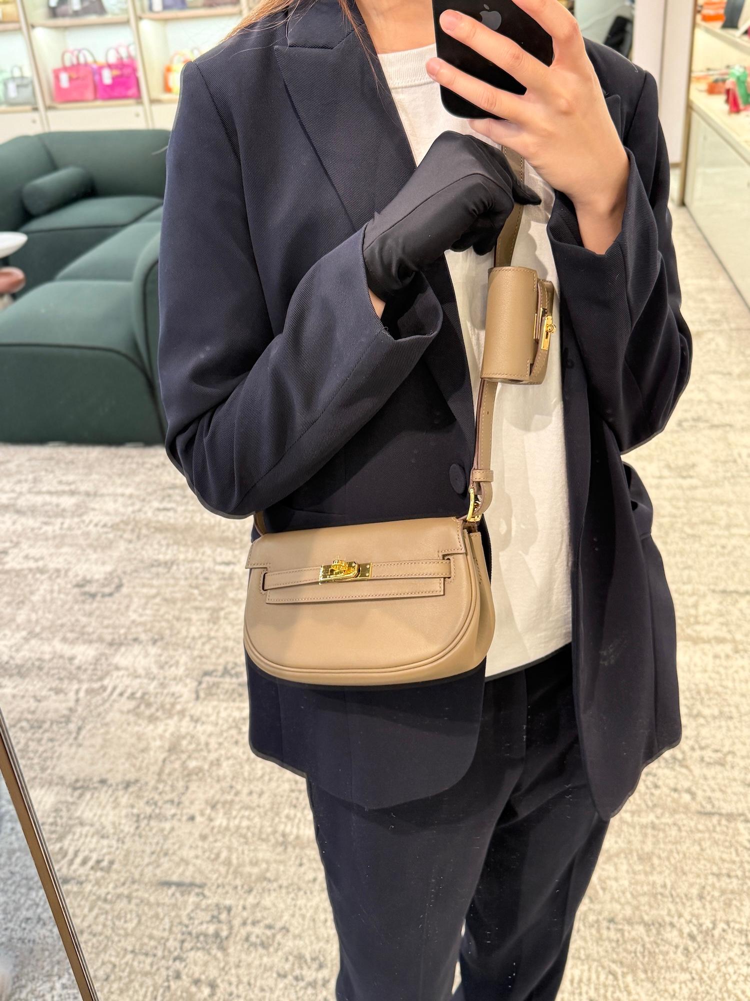 Excellent ( Rank SA ) HERMÈS Kelly Moove Etoupe (18) Swift Gold hardware B (2023) - 3