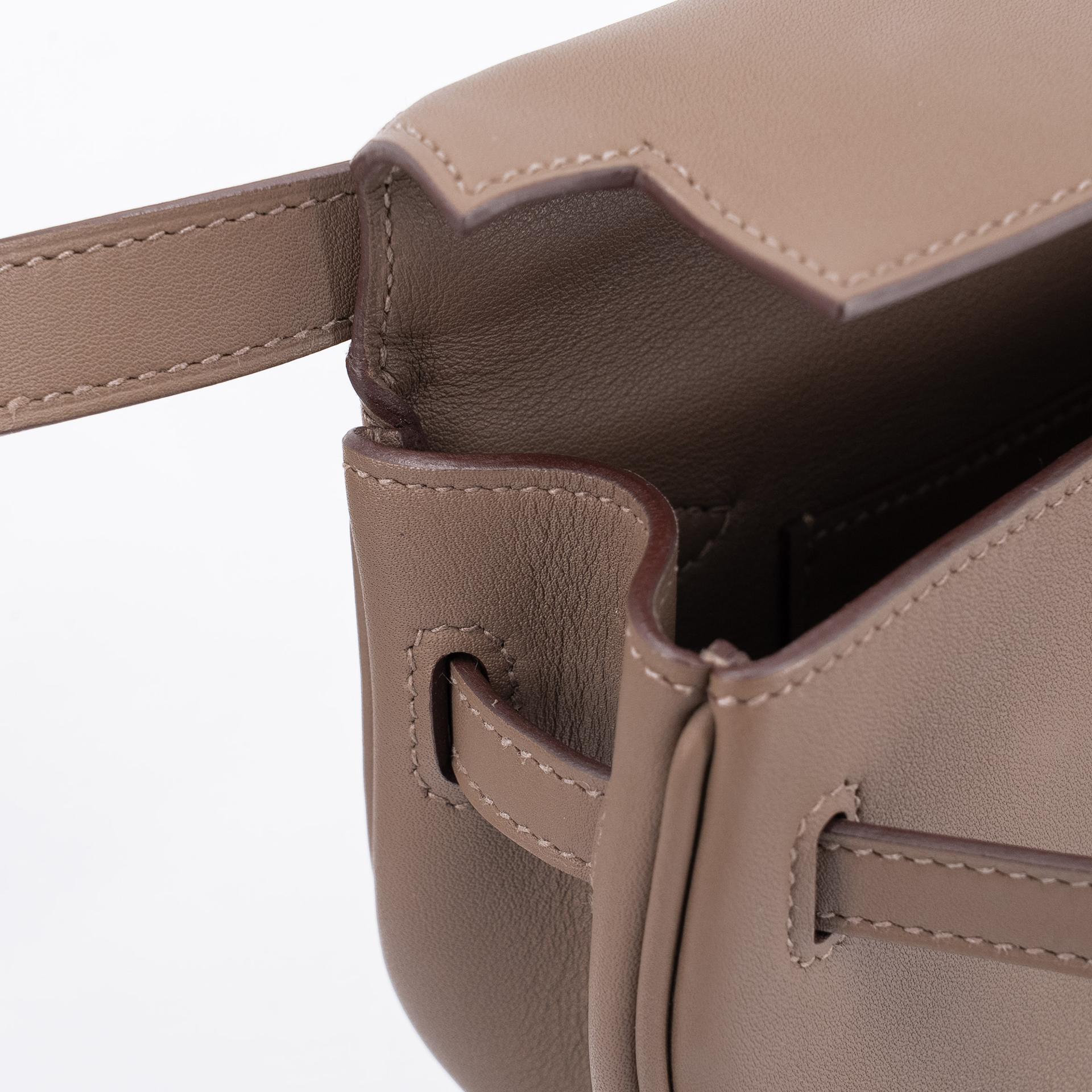 Excellent ( Rank SA ) HERMÈS Kelly Moove Etoupe (18) Swift Gold hardware B (2023) - 23