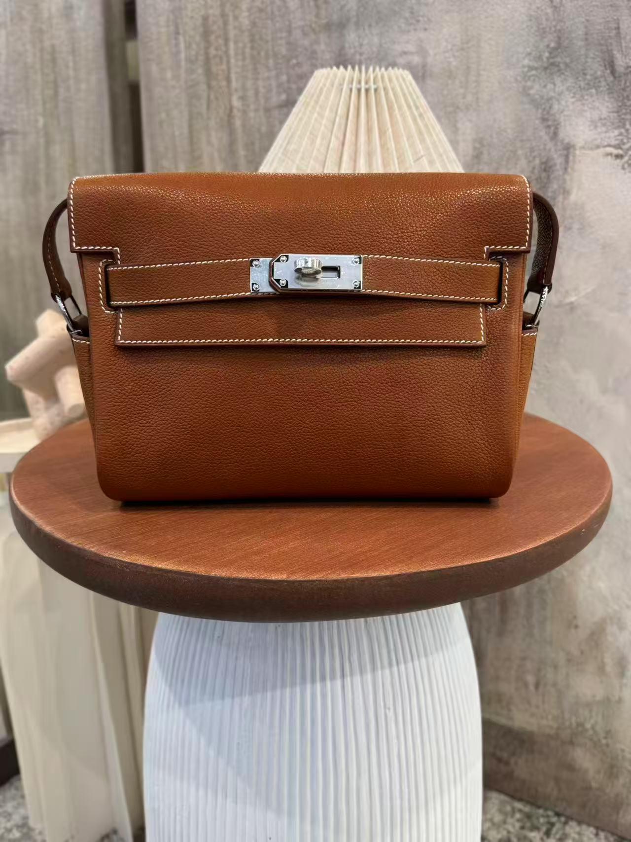 Brand New ( Rank N ) HERMÈS Kelly Messenger PM Fauve (34) Barenia Palladium hardware K (2025) - 4