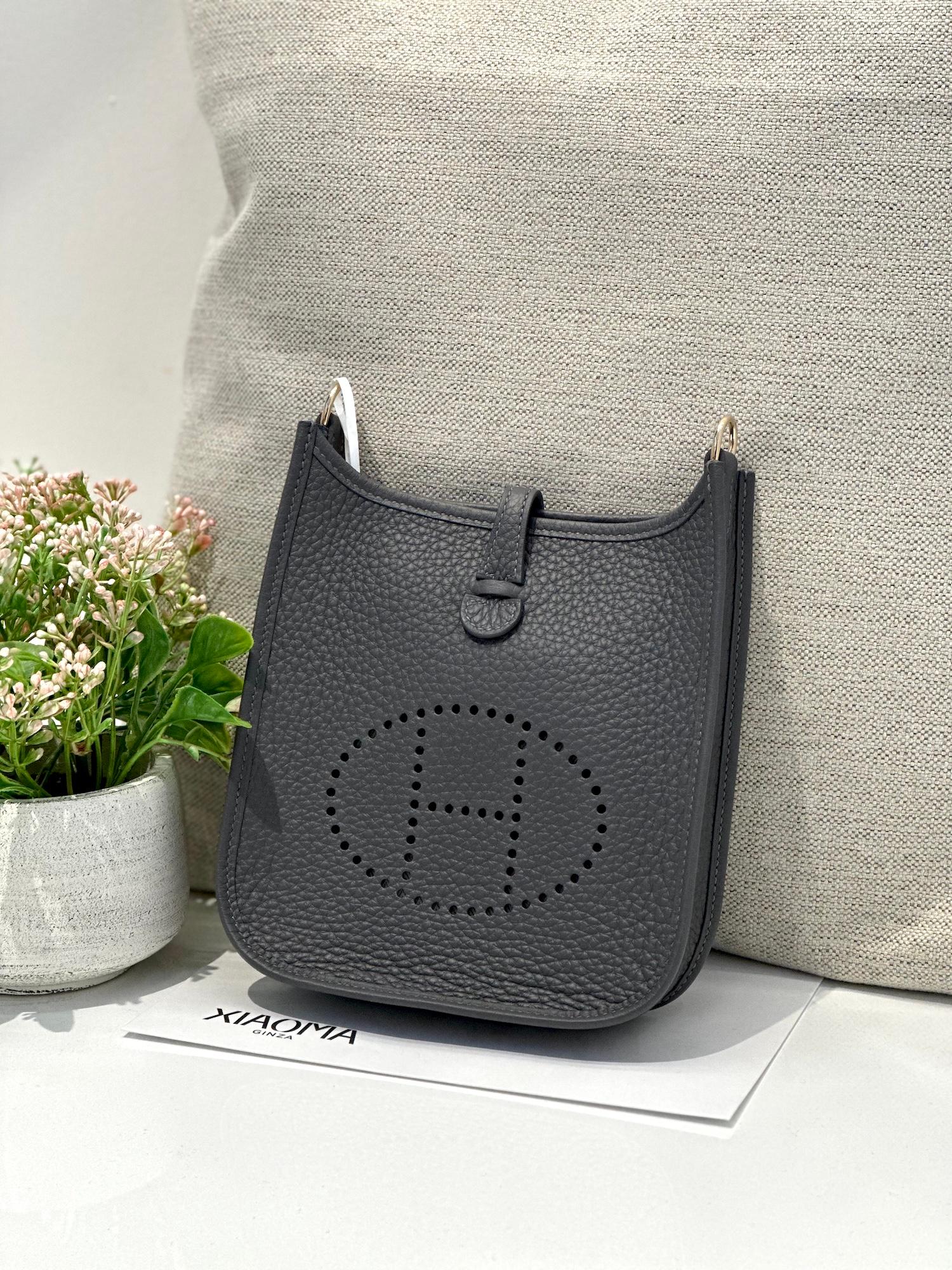 全新 HERMÈS 愛馬仕 Mini Evelyne 16 Amazone 112cm 85 石板灰 Ardoise Clemence小牛皮 香檳金扣 W刻 2024年 - 3
