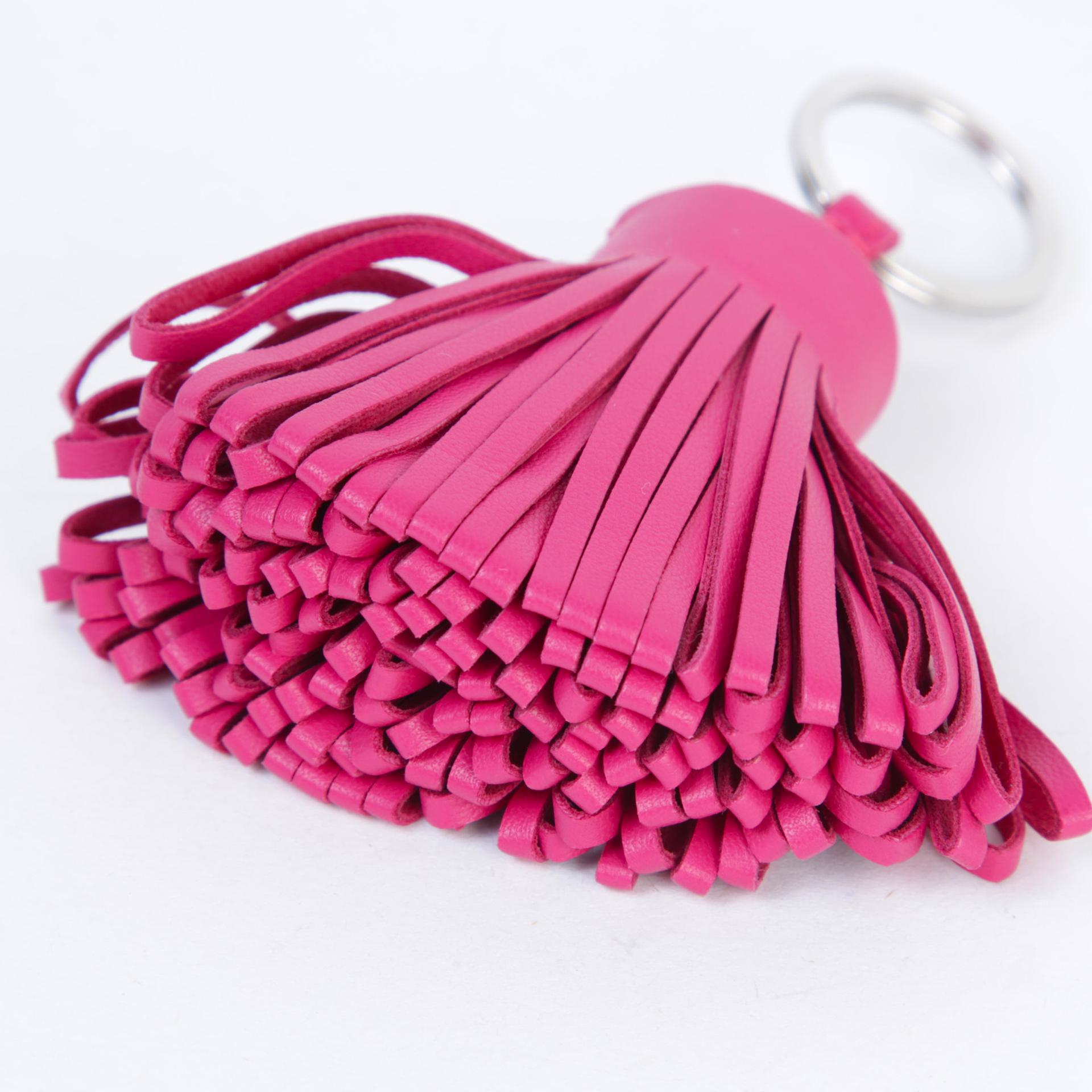 Unused ( Rank NS )  HERMÈS  Carmen key ring Fuchsia (5J) Agneau Palladium hardware - 3
