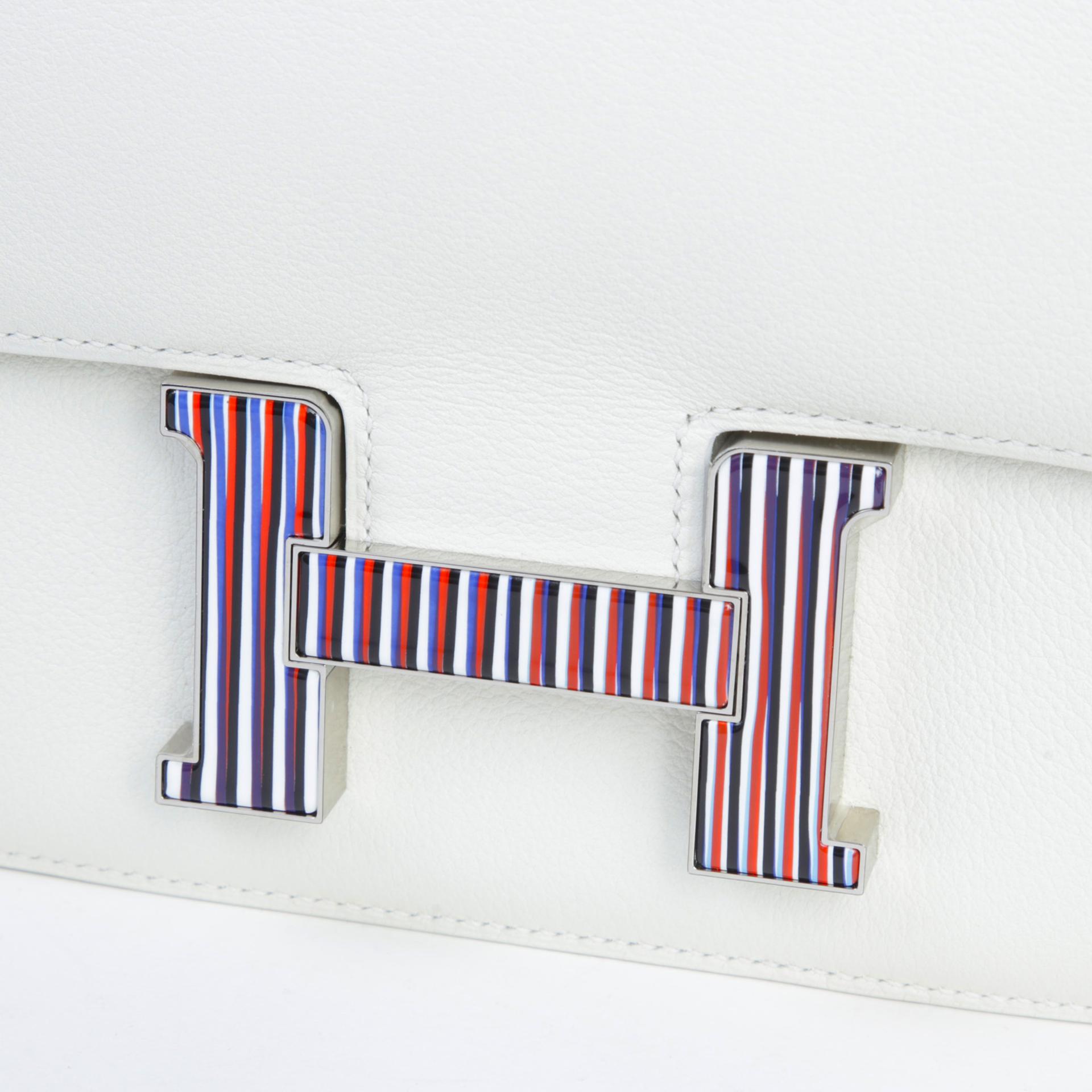 A美品  HERMÈS 爱马仕  Constance 康康 24 01 纯白色 White Evercolor皮 漆面金属扣 C刻 2018年 - 8