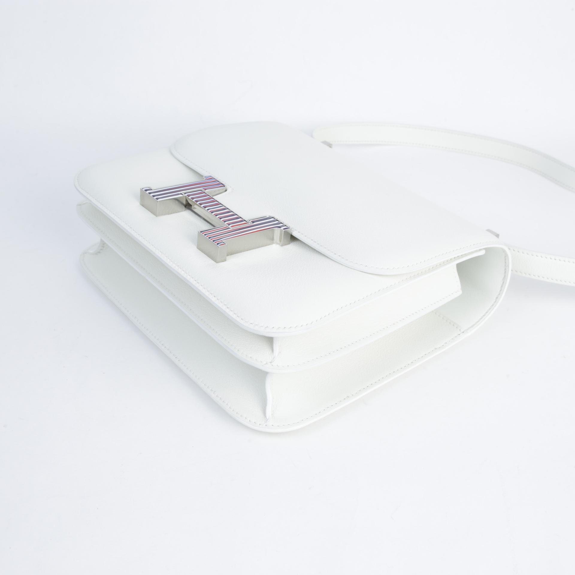 A美品  HERMÈS 爱马仕  Constance 康康 24 01 纯白色 White Evercolor皮 漆面金属扣 C刻 2018年 - 5