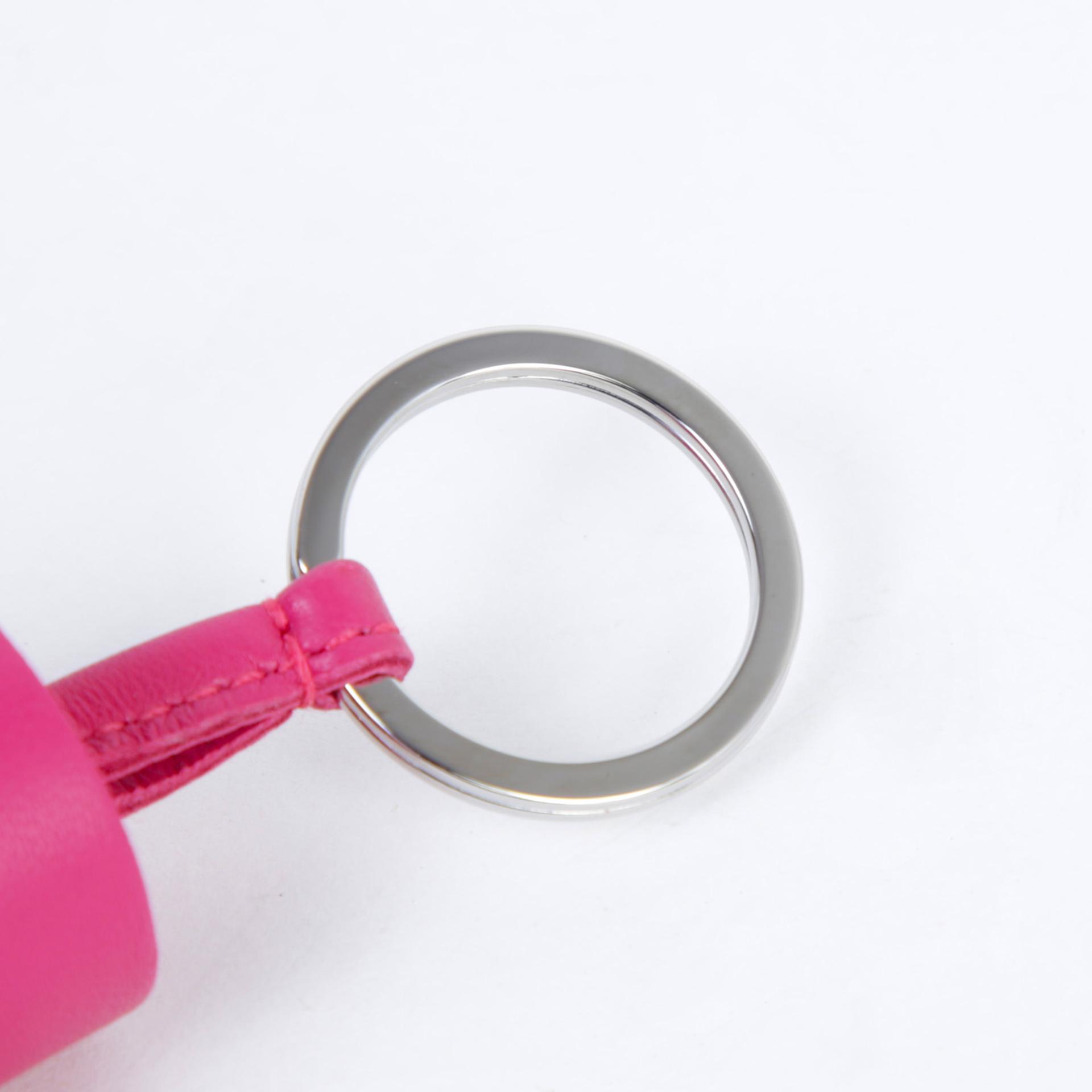 Unused ( Rank NS )  HERMÈS  Carmen key ring Fuchsia (5J) Agneau Palladium hardware - 4
